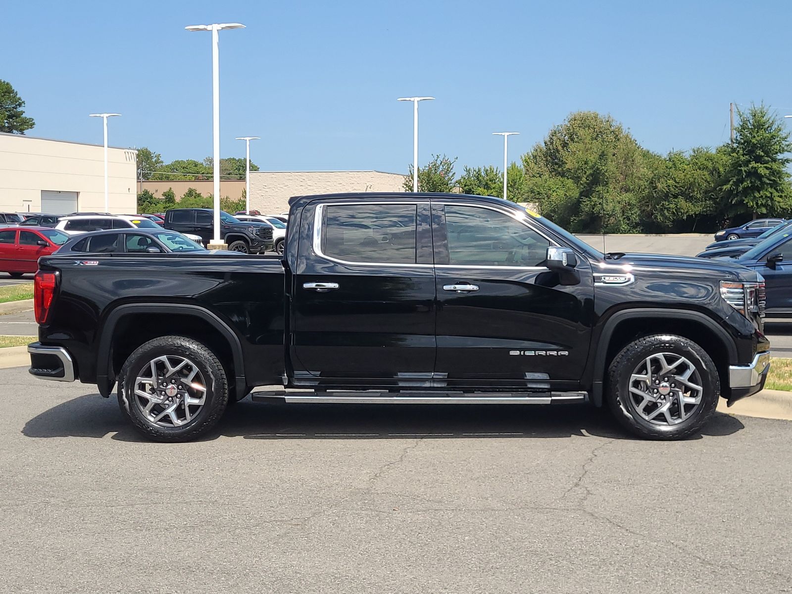 Used 2024 GMC Sierra 1500 SLT with VIN 3GTUUDEL5RG275341 for sale in Little Rock