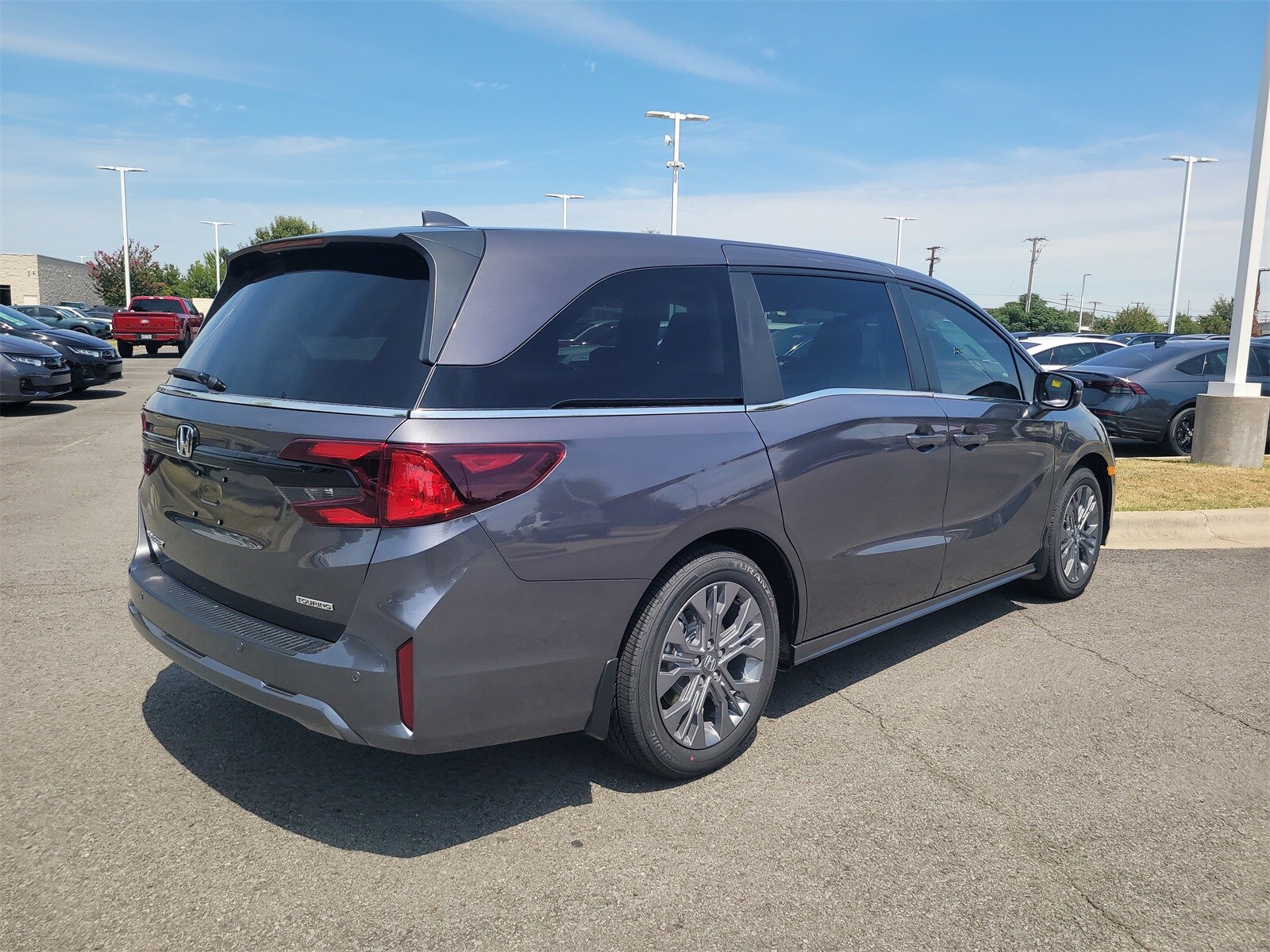 2026 Honda Odyssey Touring photo 3