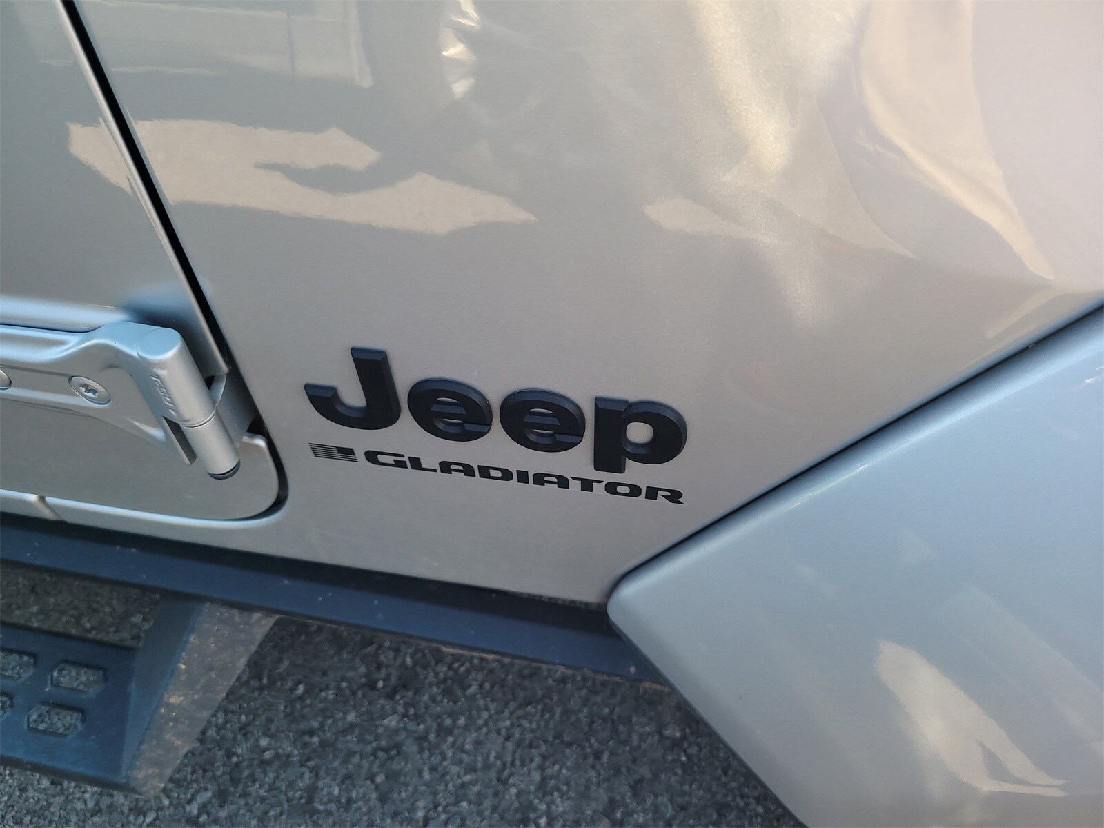 2023 Jeep Gladiator Sport photo 2