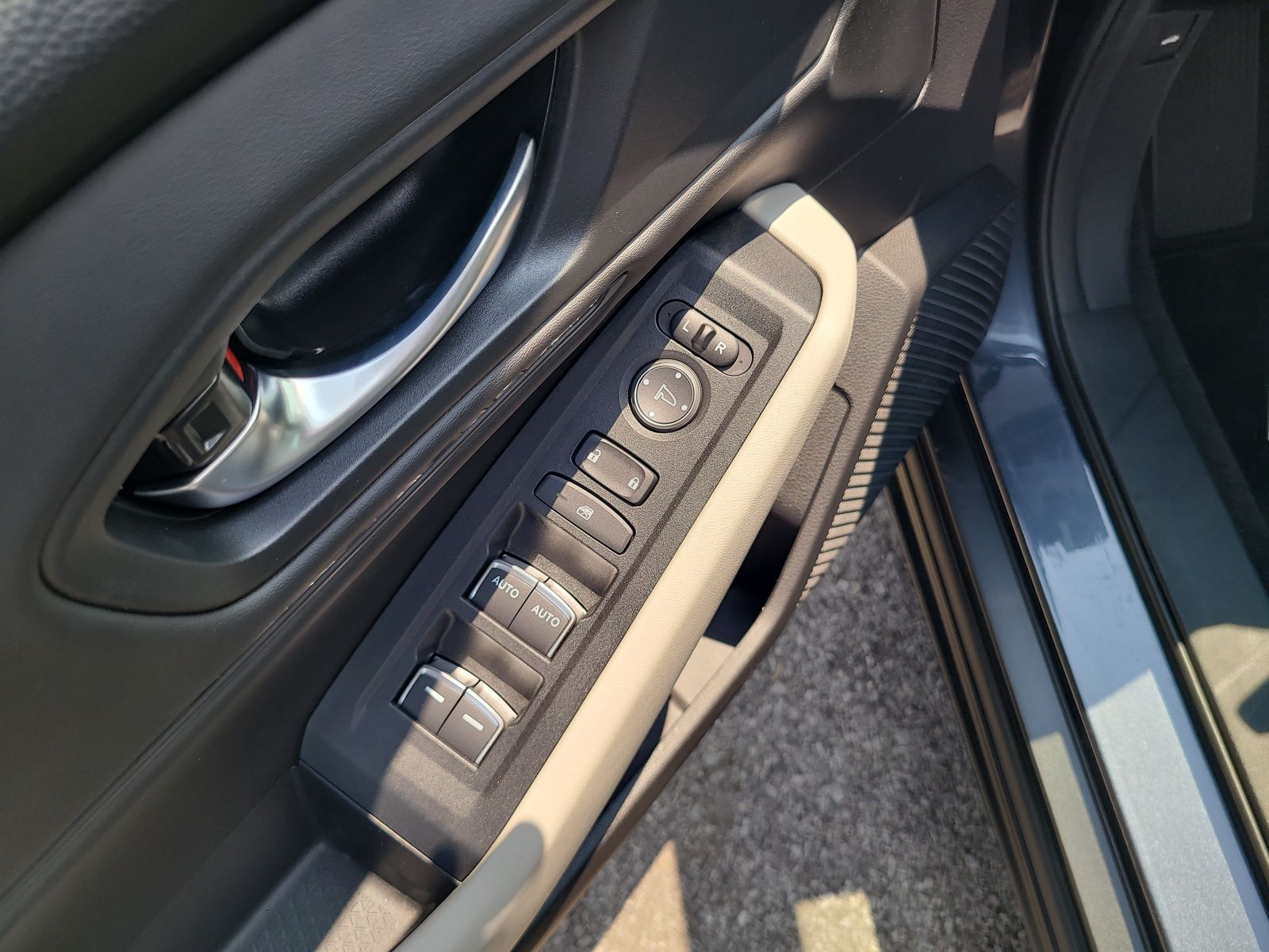 2025 Honda Accord SE - Photo 11