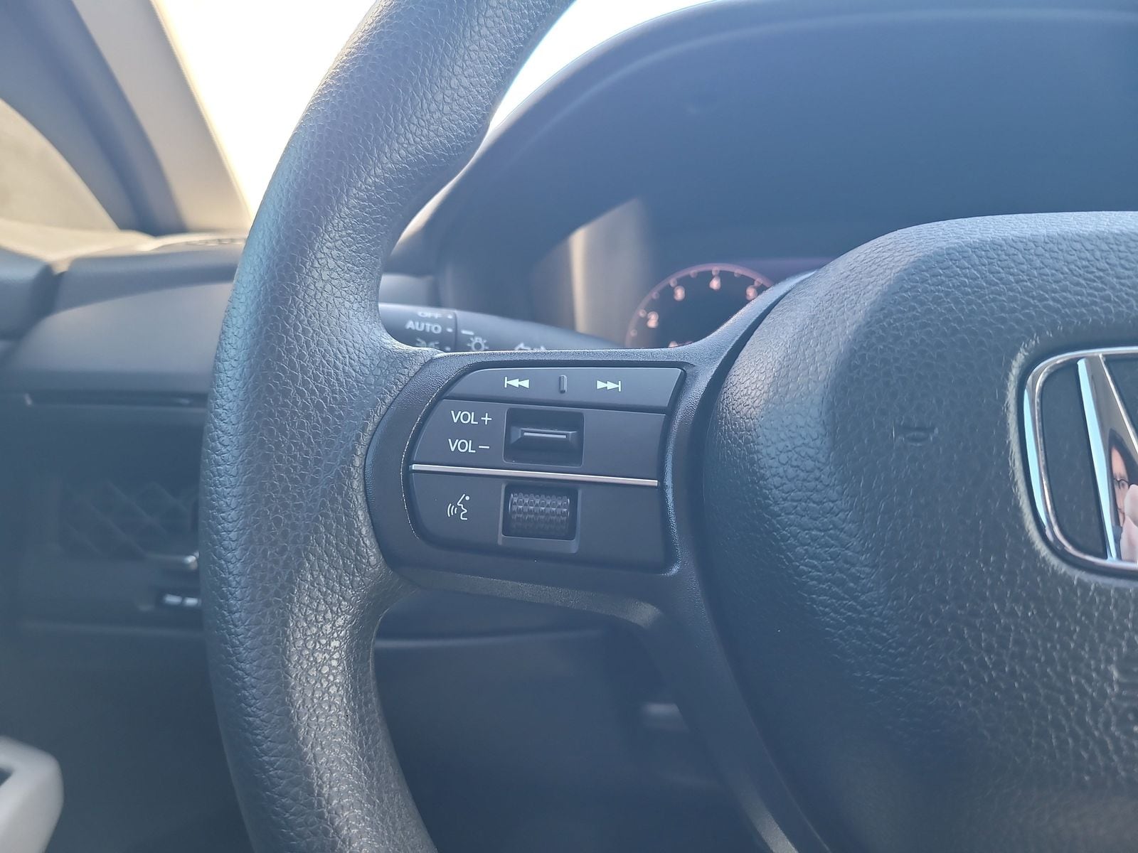 2025 Honda Accord SE - Photo 14