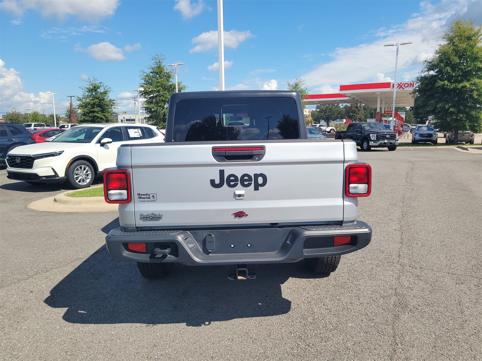 2023 Jeep Gladiator Sport photo 4