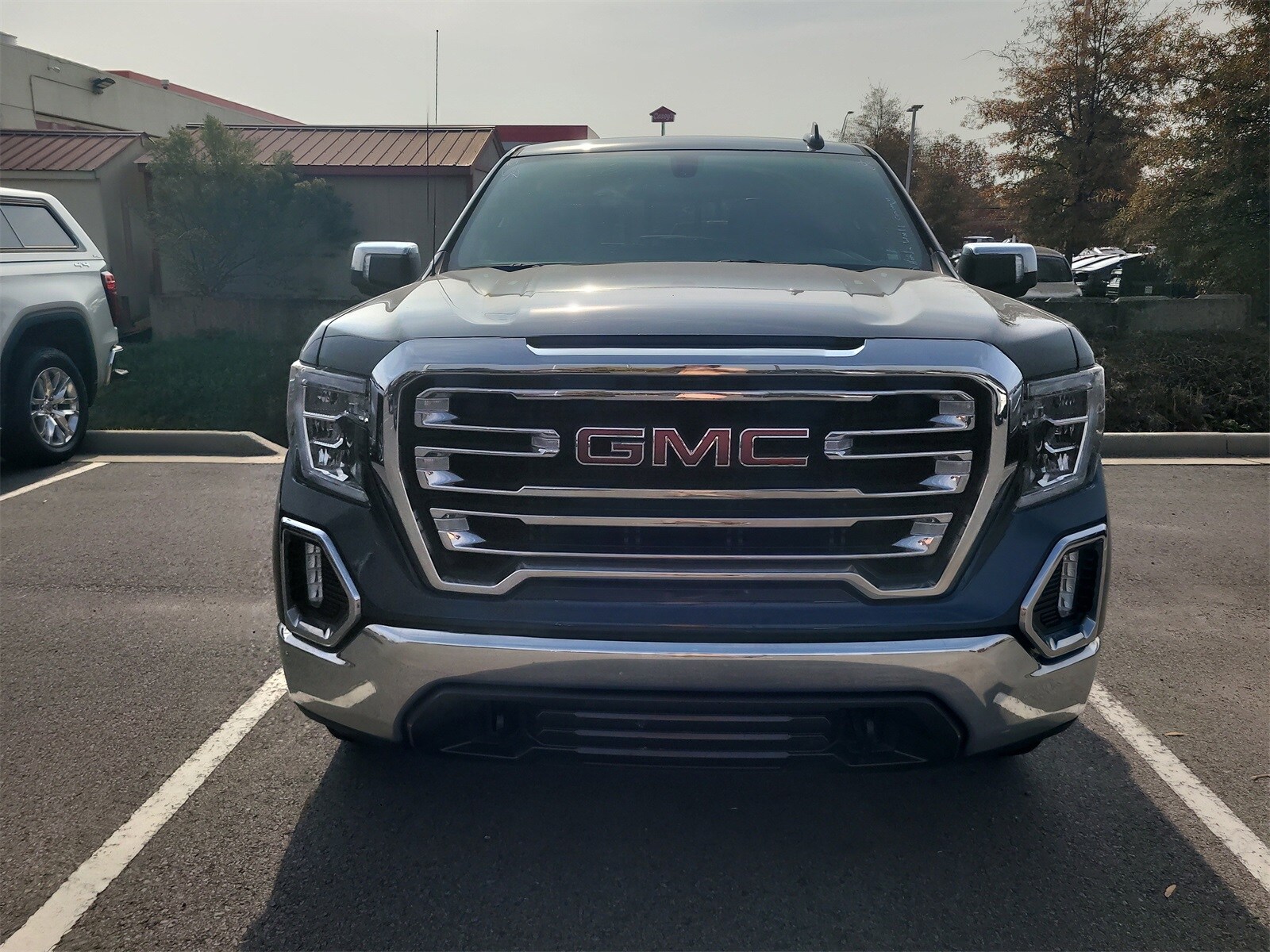 2019 Gmc Sierra 1500 SLT photo 2