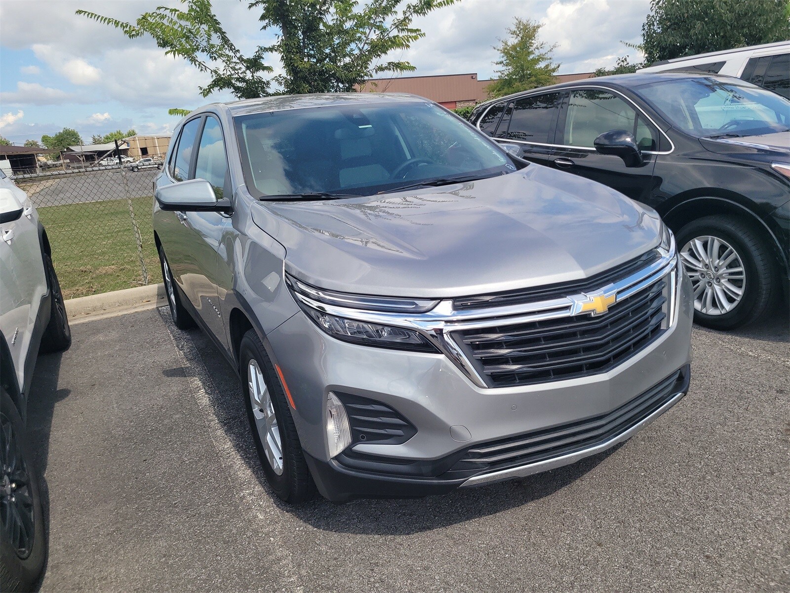 2024 Chevrolet Equinox LT photo 3