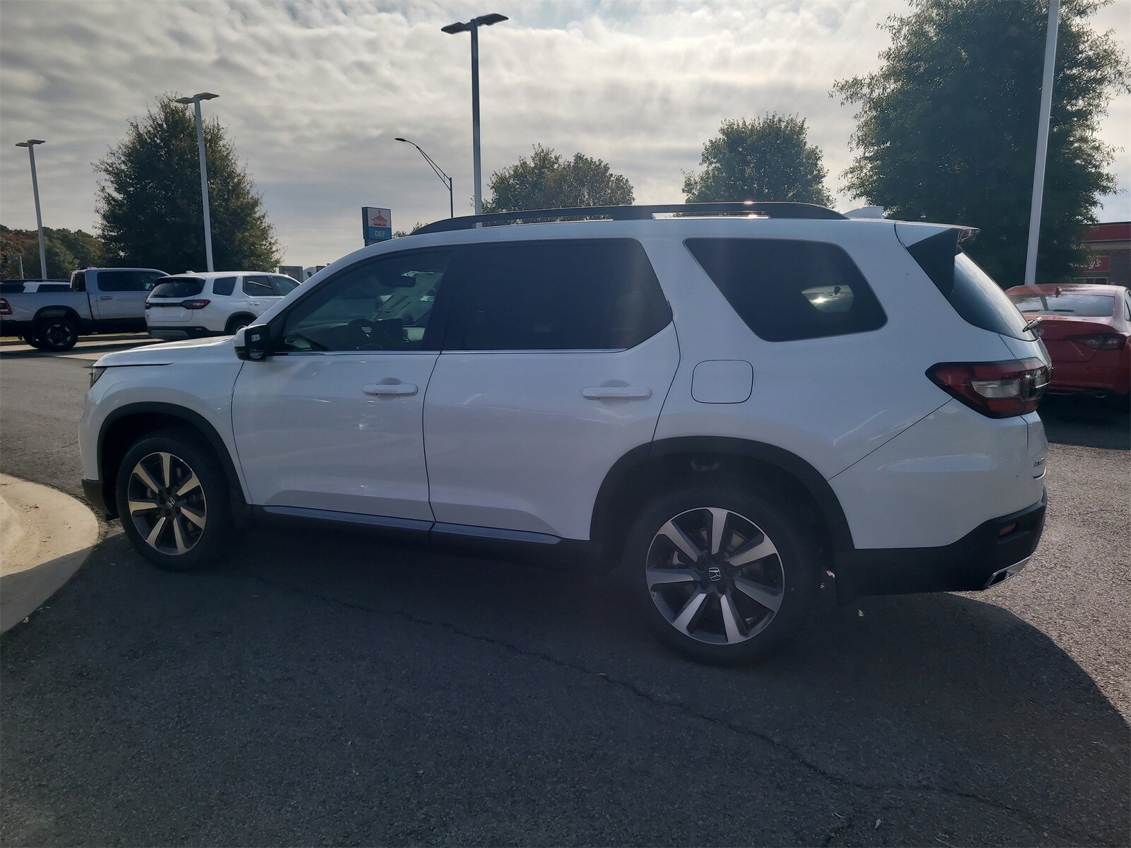 2025 Honda Pilot Touring photo 4