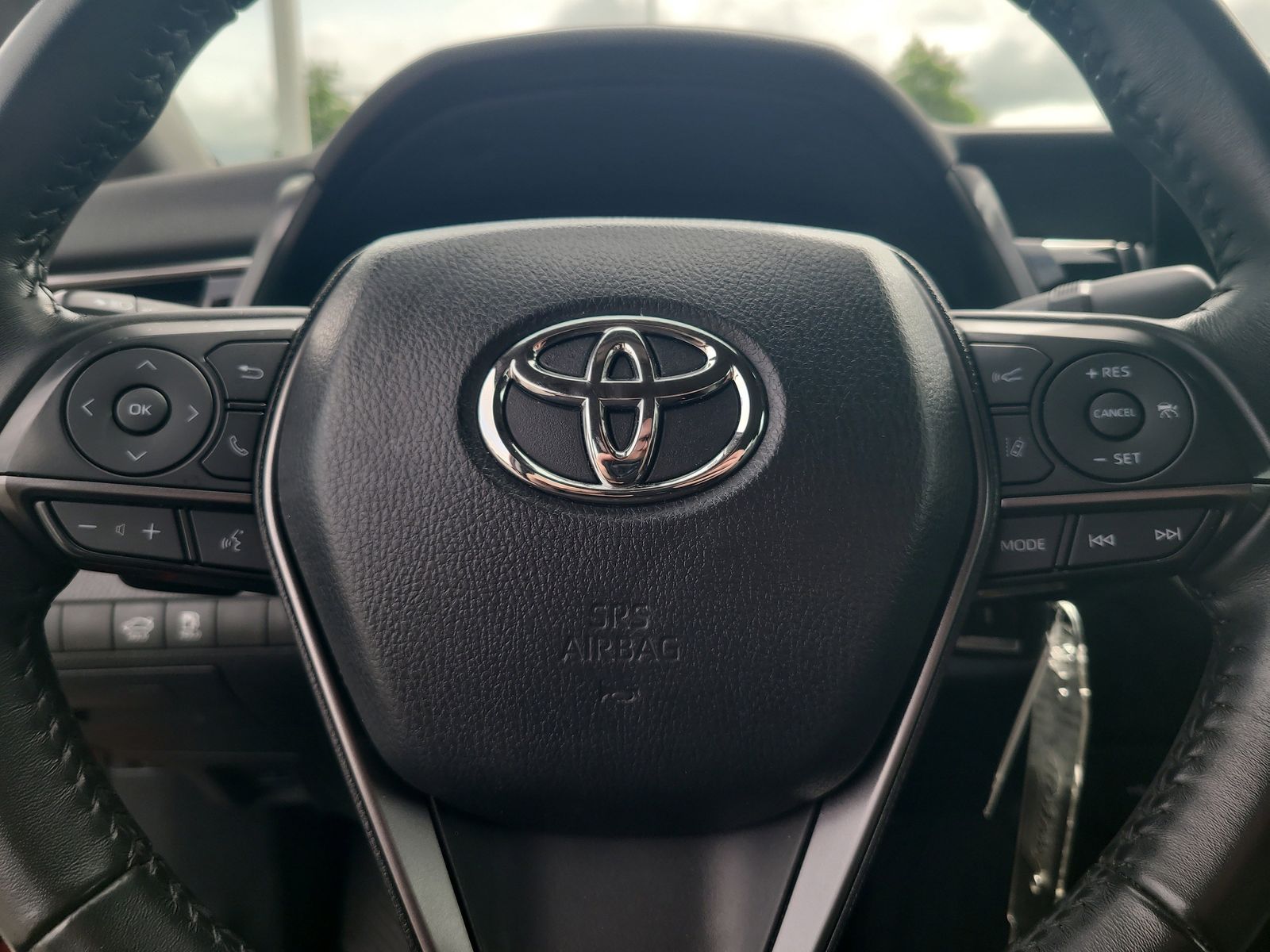 2024 Toyota Camry SE - Photo 13