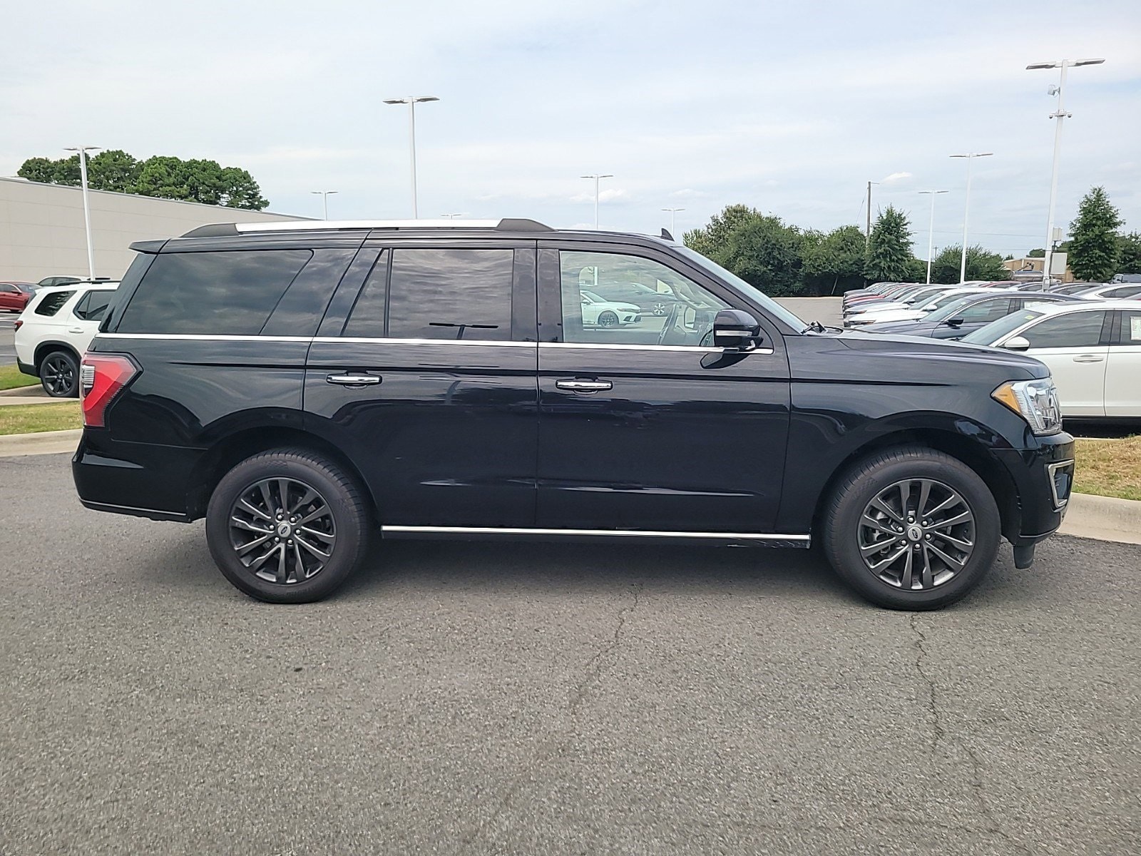 Used 2021 Ford Expedition Limited with VIN 1FMJU1KT9MEA17776 for sale in Conway, AR