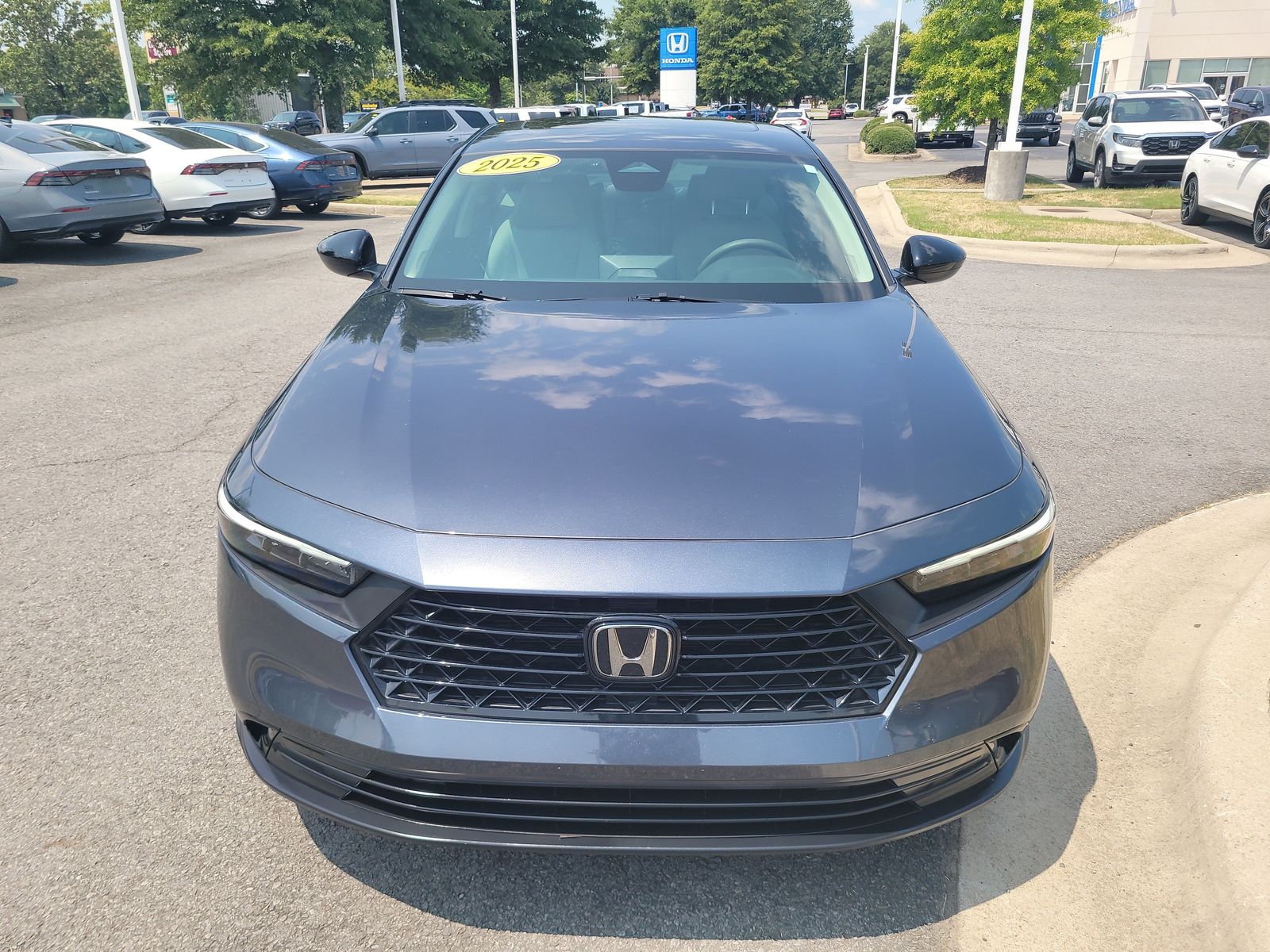 2025 Honda Accord SE - Photo 8