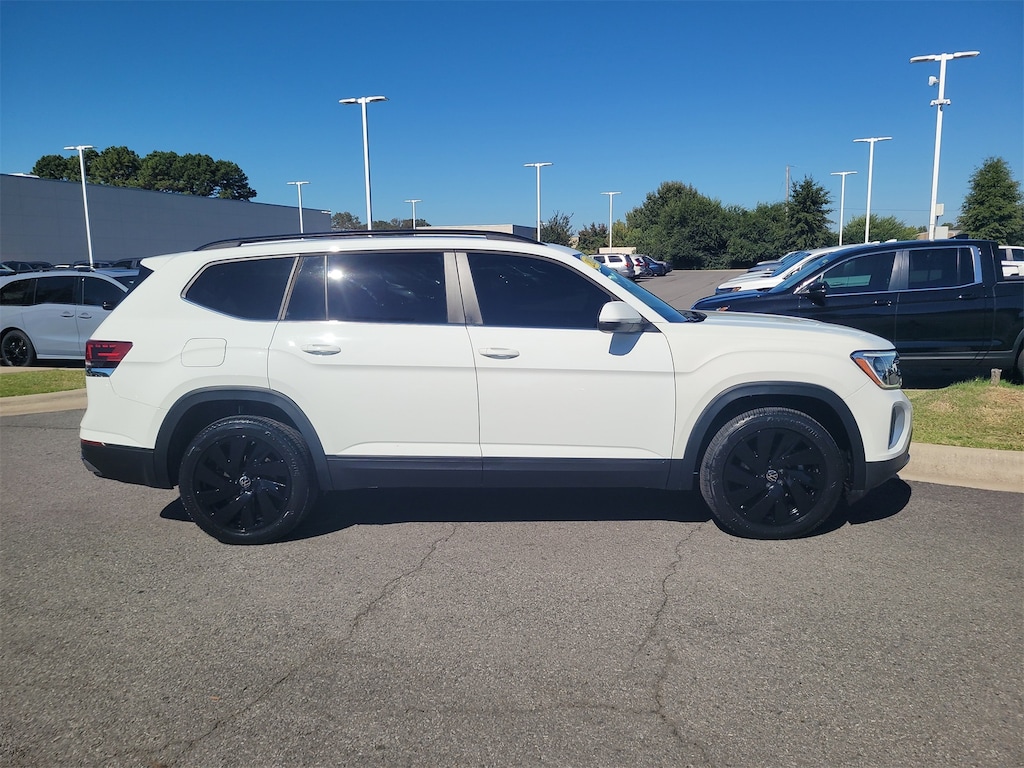 Used 2024 Volkswagen Atlas 2.0T SE w/Technology SUV