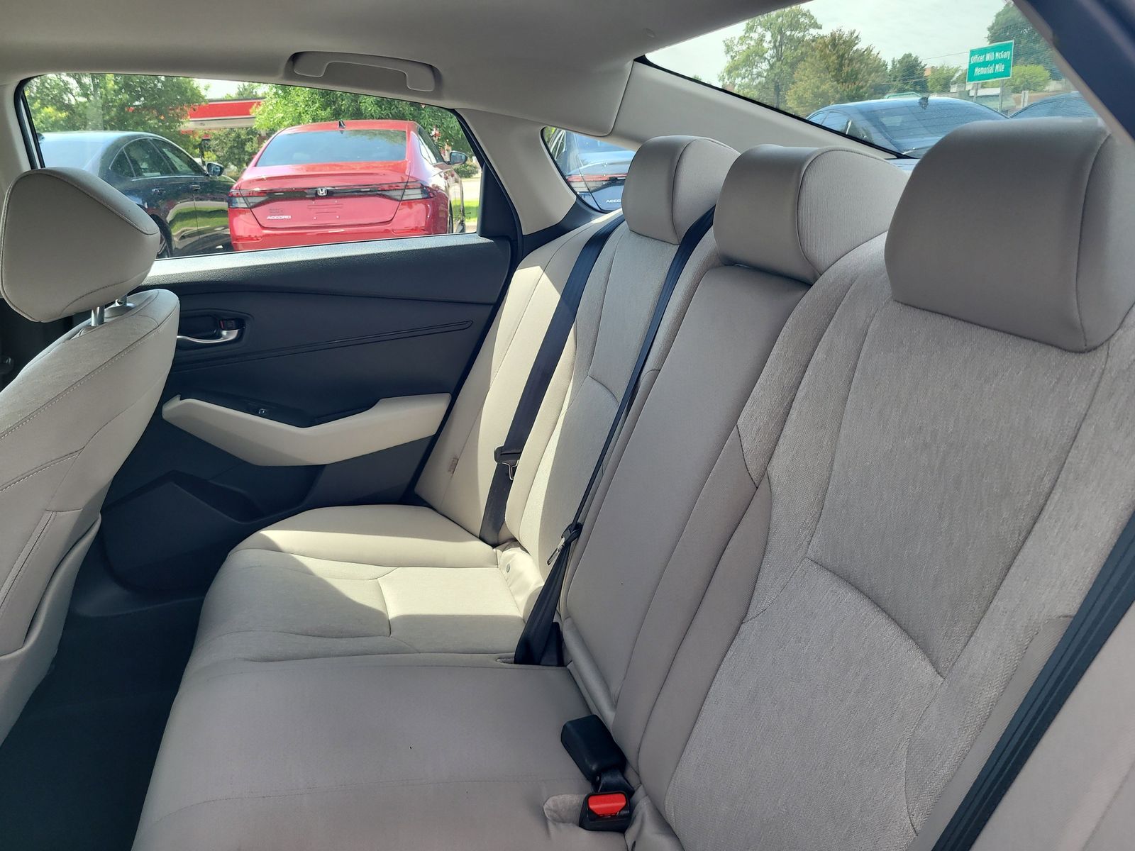 2025 Honda Accord SE - Photo 23