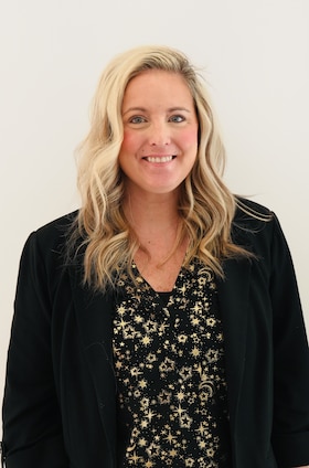 Staff member Natalie Staroschak from 28a2750249ba