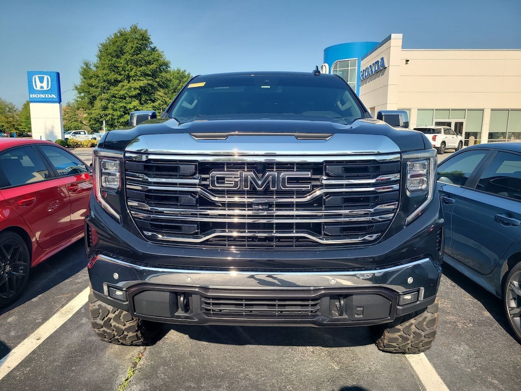 Used 2022 GMC Sierra 1500 SLT Truck Crew Cab