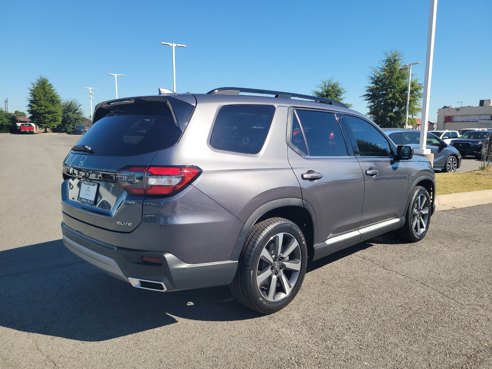 Used 2025 Honda Pilot Elite SUV