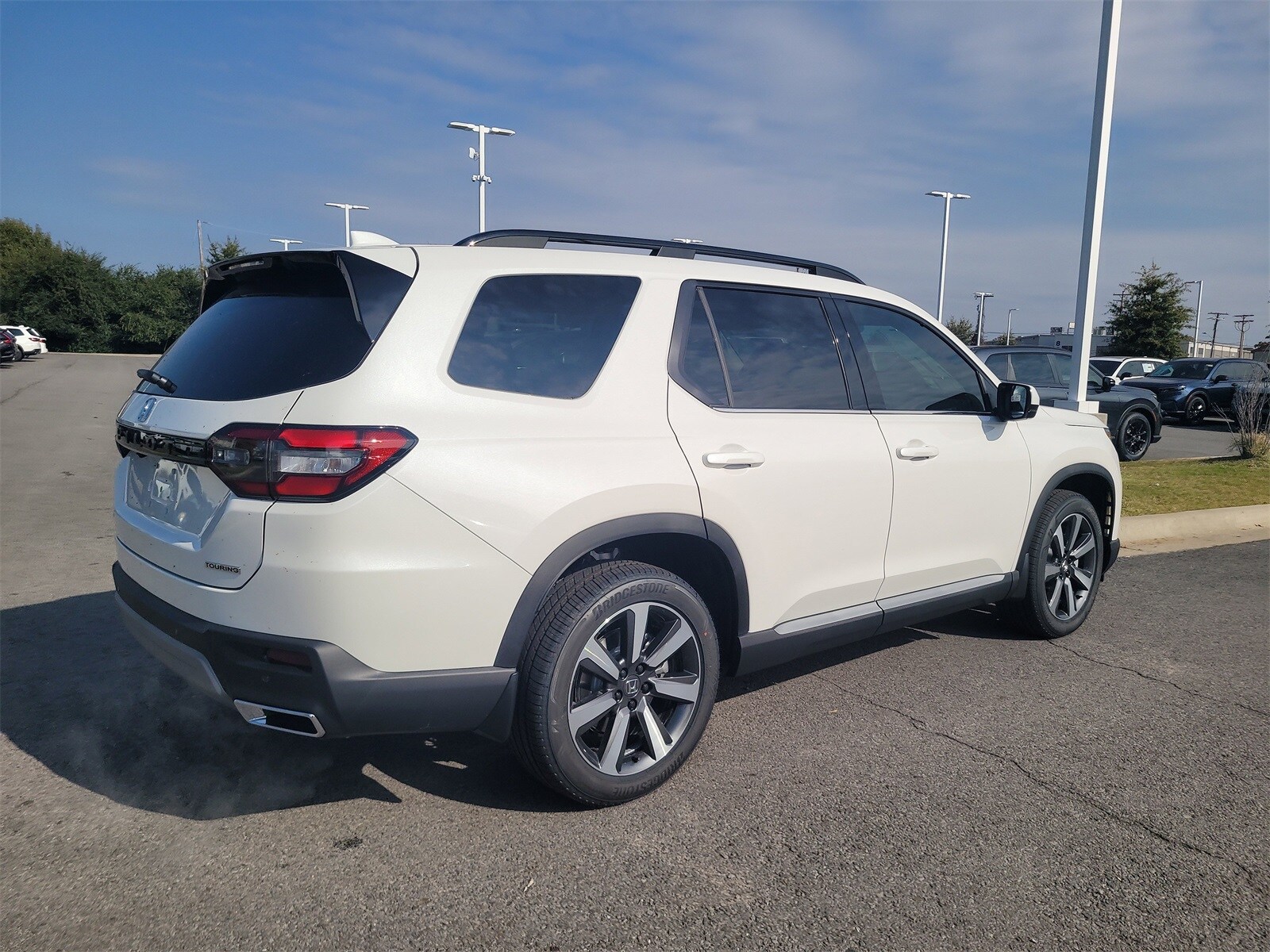 2025 Honda Pilot Touring photo 3