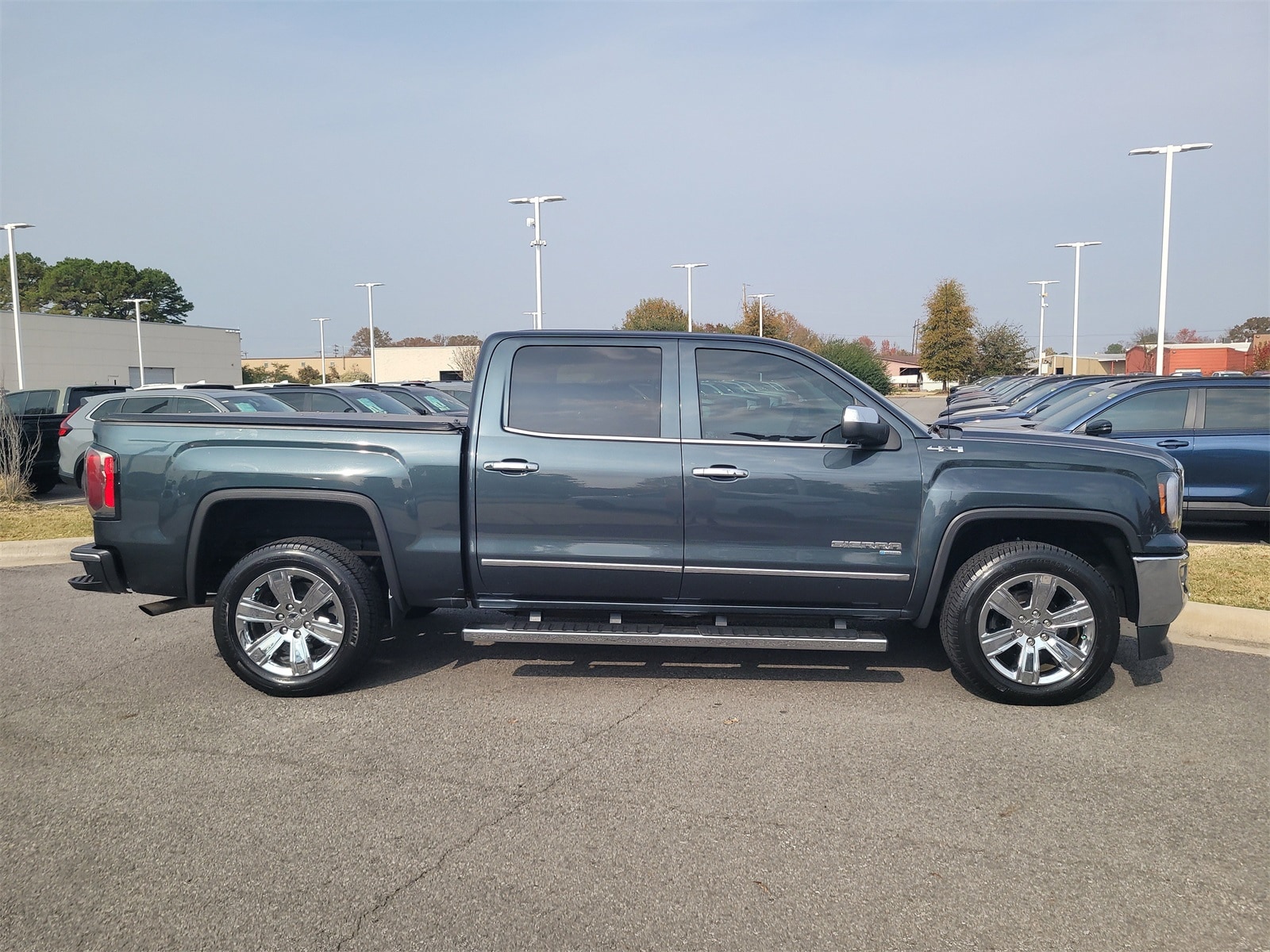 Used 2018 GMC Sierra 1500 SLT with VIN 3GTU2NER2JG426611 for sale in Little Rock
