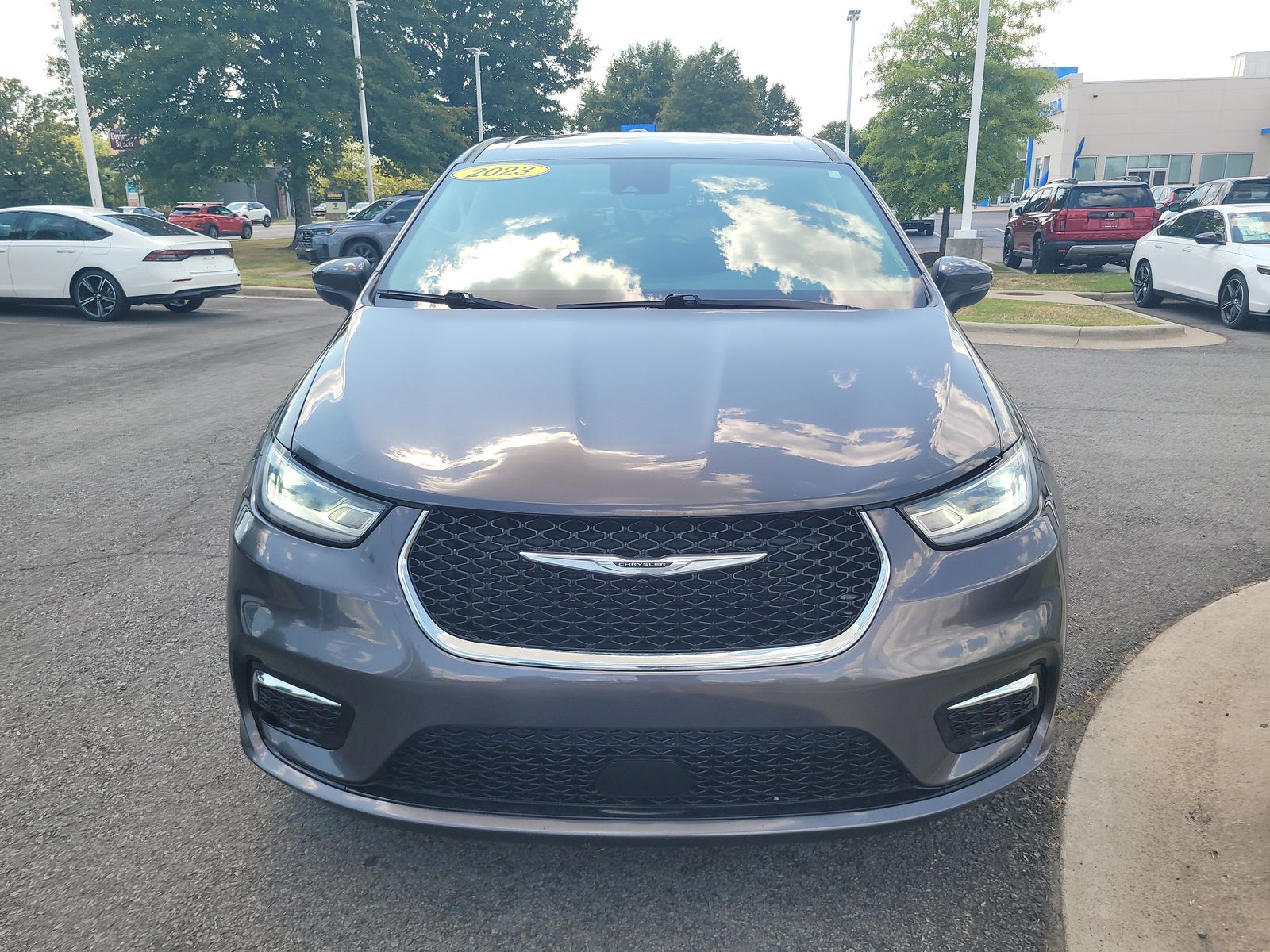 2023 Chrysler Pacifica Touring L - Photo 8