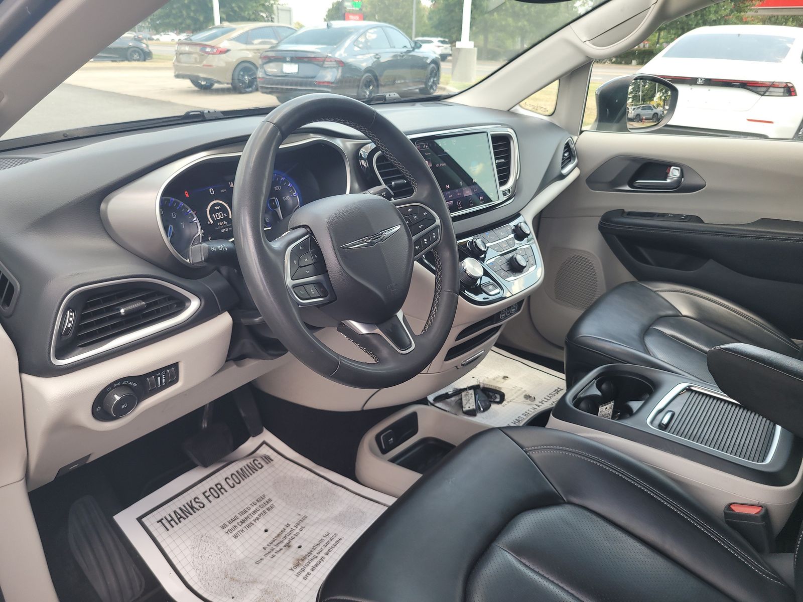 2023 Chrysler Pacifica Touring L - Photo 10