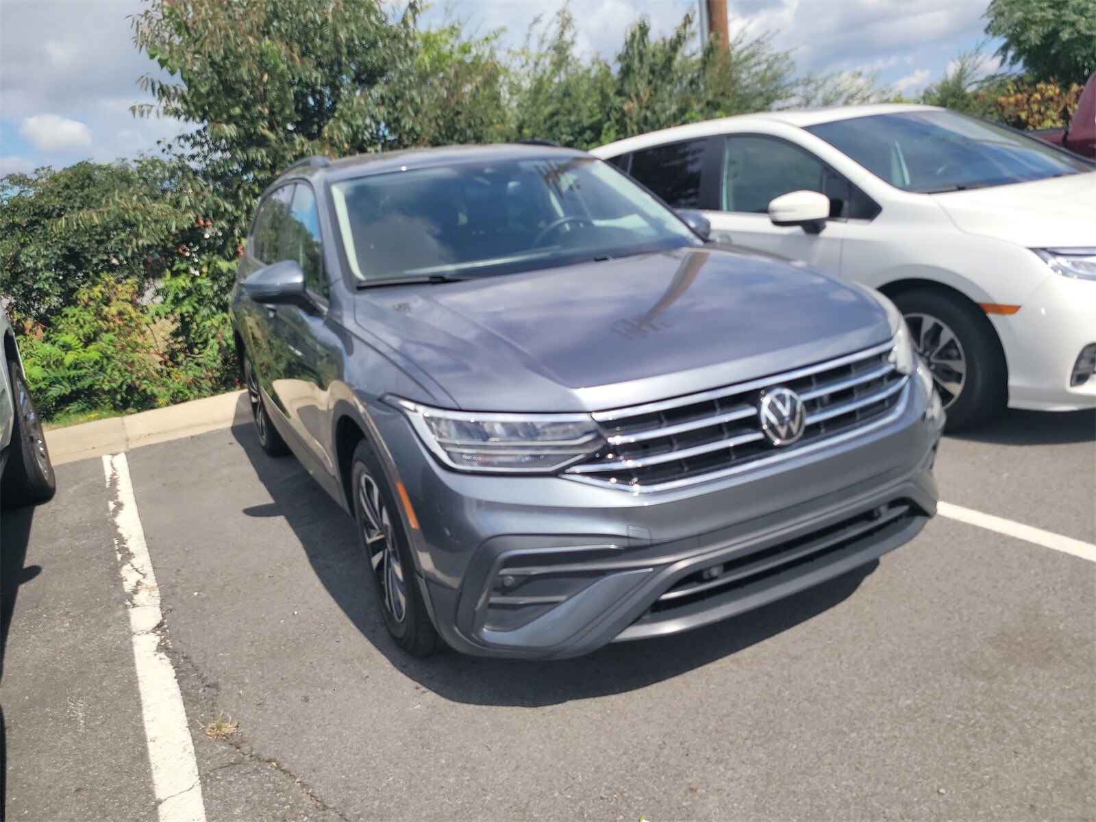 2024 Volkswagen Tiguan S photo 2