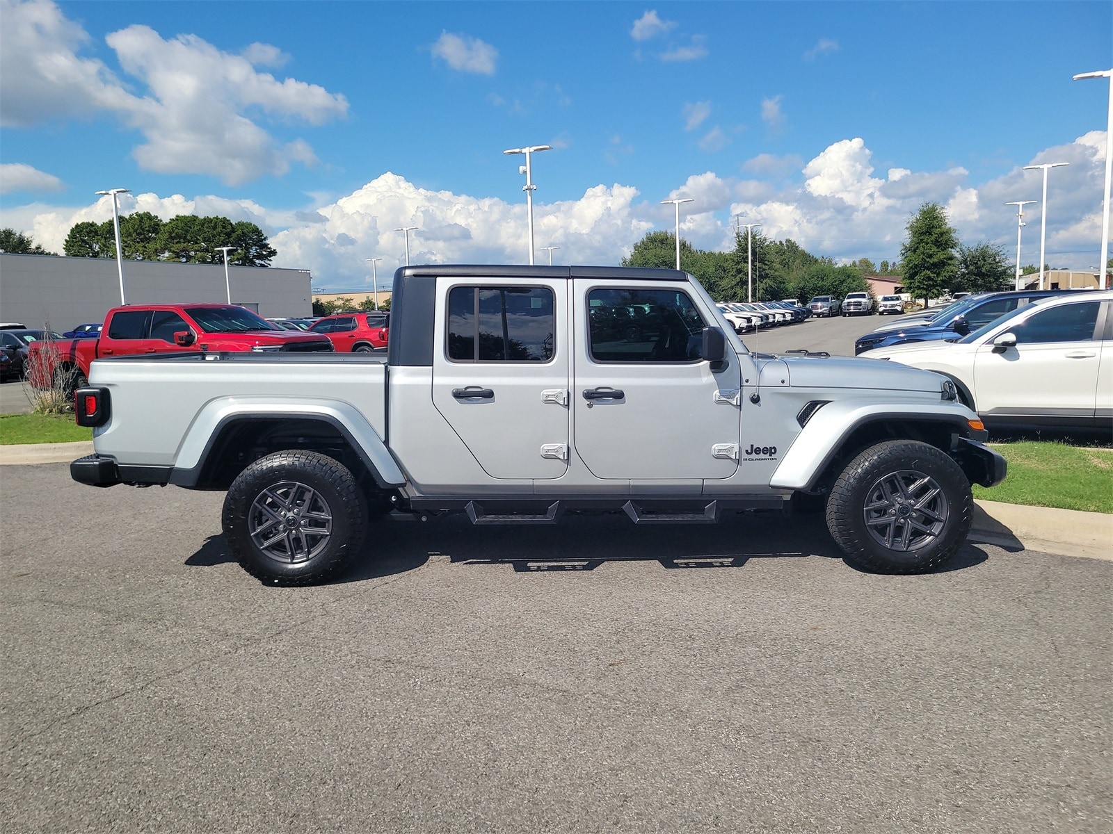 Used 2023 Jeep Gladiator Sport S with VIN 1C6HJTAG4PL519470 for sale in Little Rock