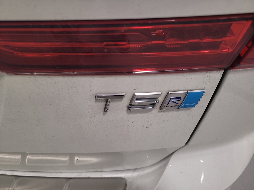 Used 2019 Volvo XC60 T5 R-Design SUV