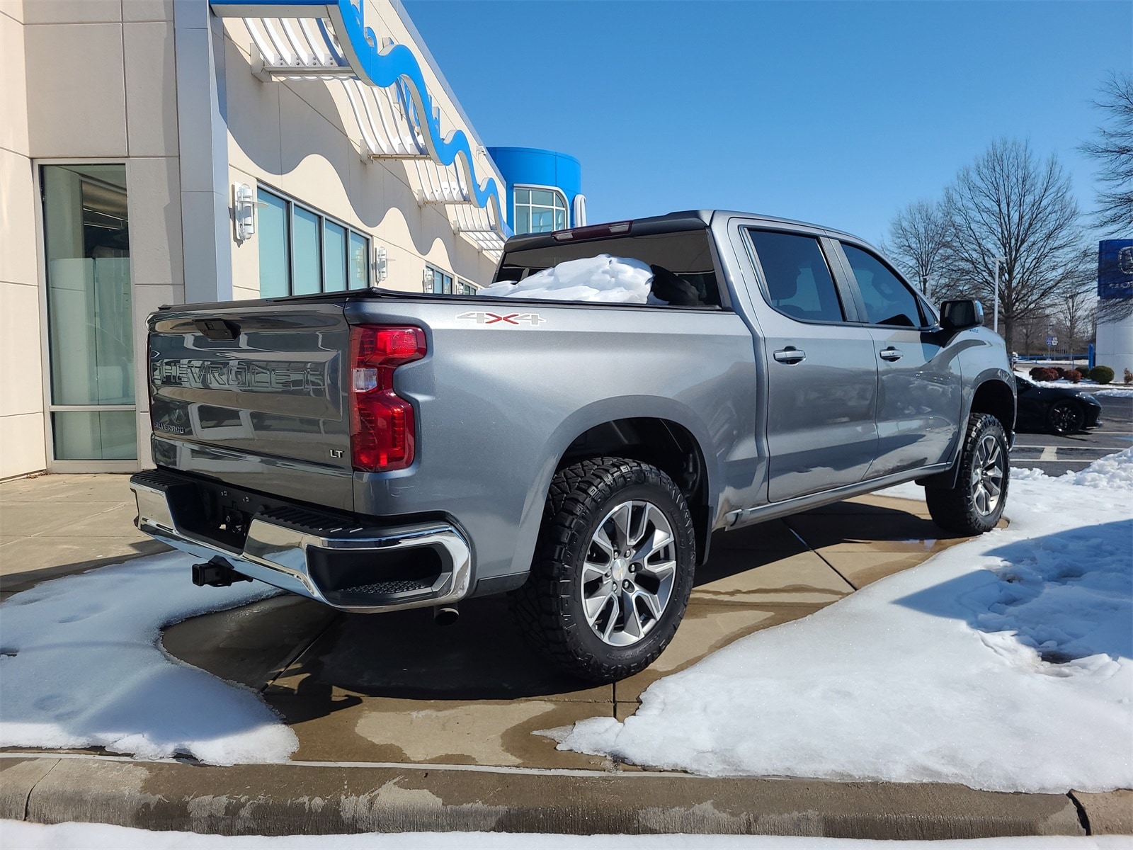 Used 2021 Chevrolet Silverado 1500 LT with VIN 1GCPYJEK5MZ404047 for sale in Little Rock
