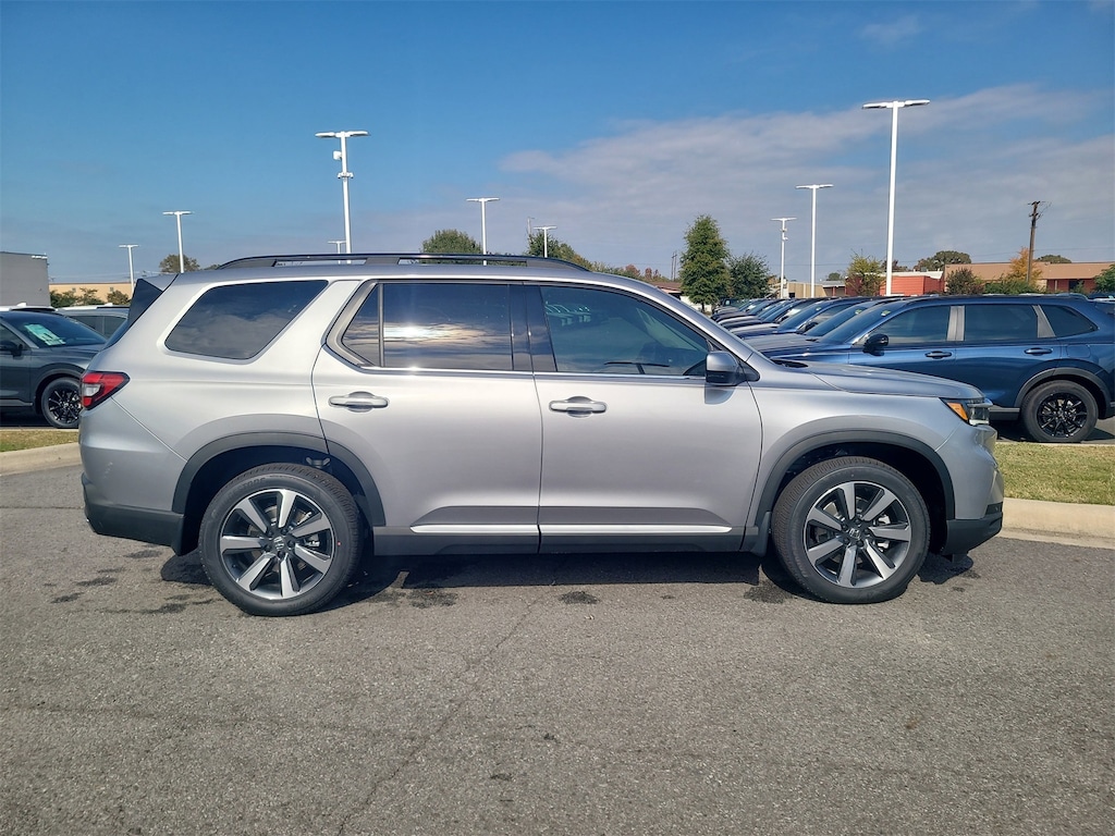 New 2025 Honda Pilot Touring SUV