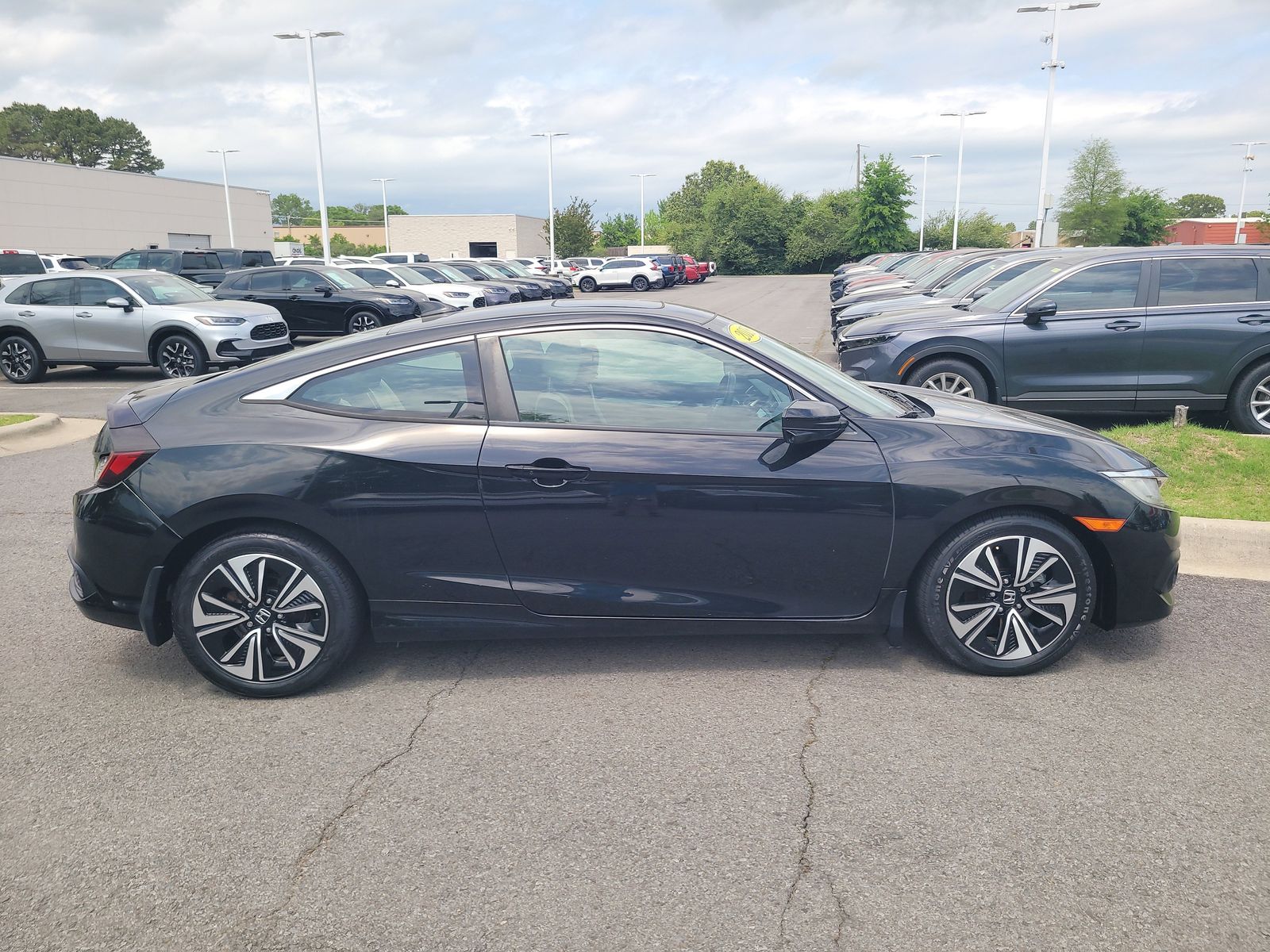 Used 2018 Honda Civic EX-T with VIN 2HGFC3B39JH354415 for sale in Conway, AR