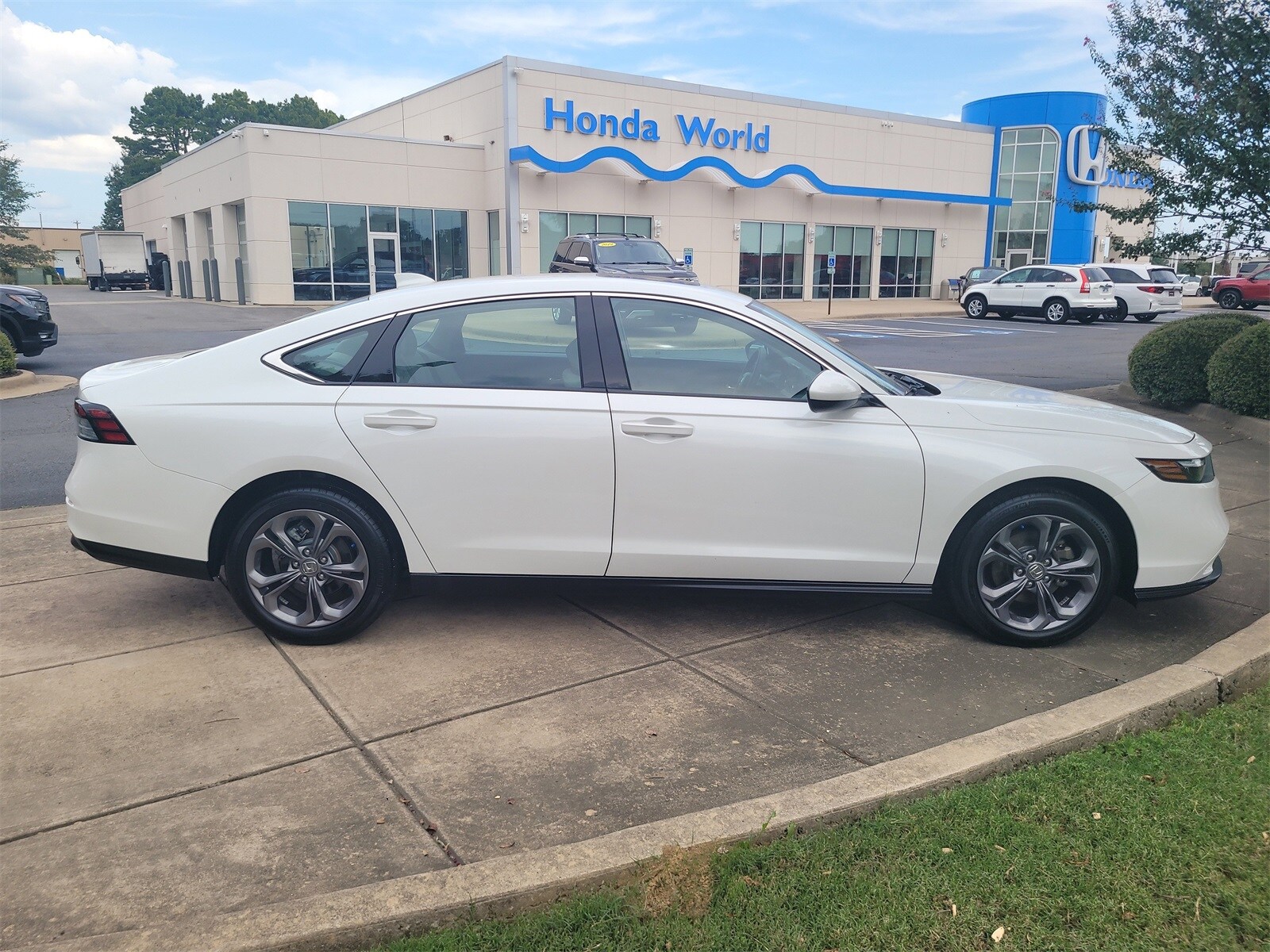 2024 Honda Accord EX photo 2