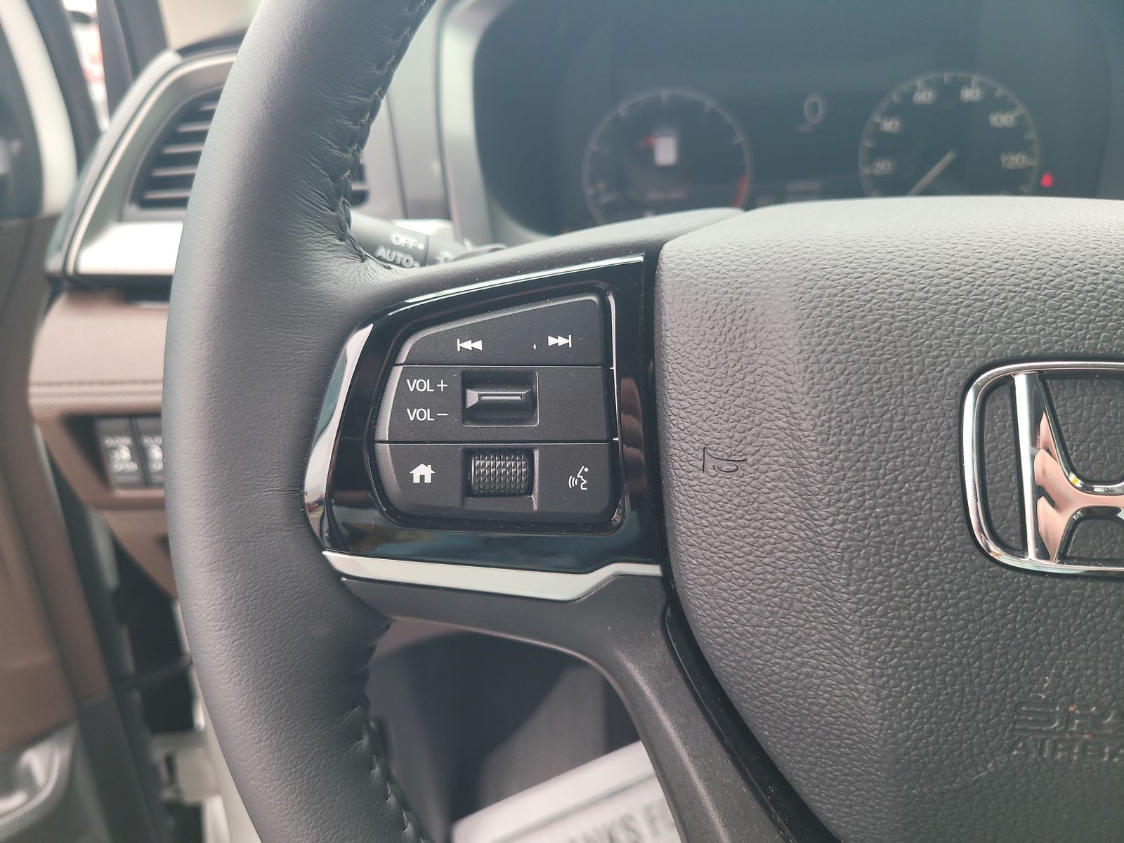2026 Honda Odyssey Touring - Photo 14