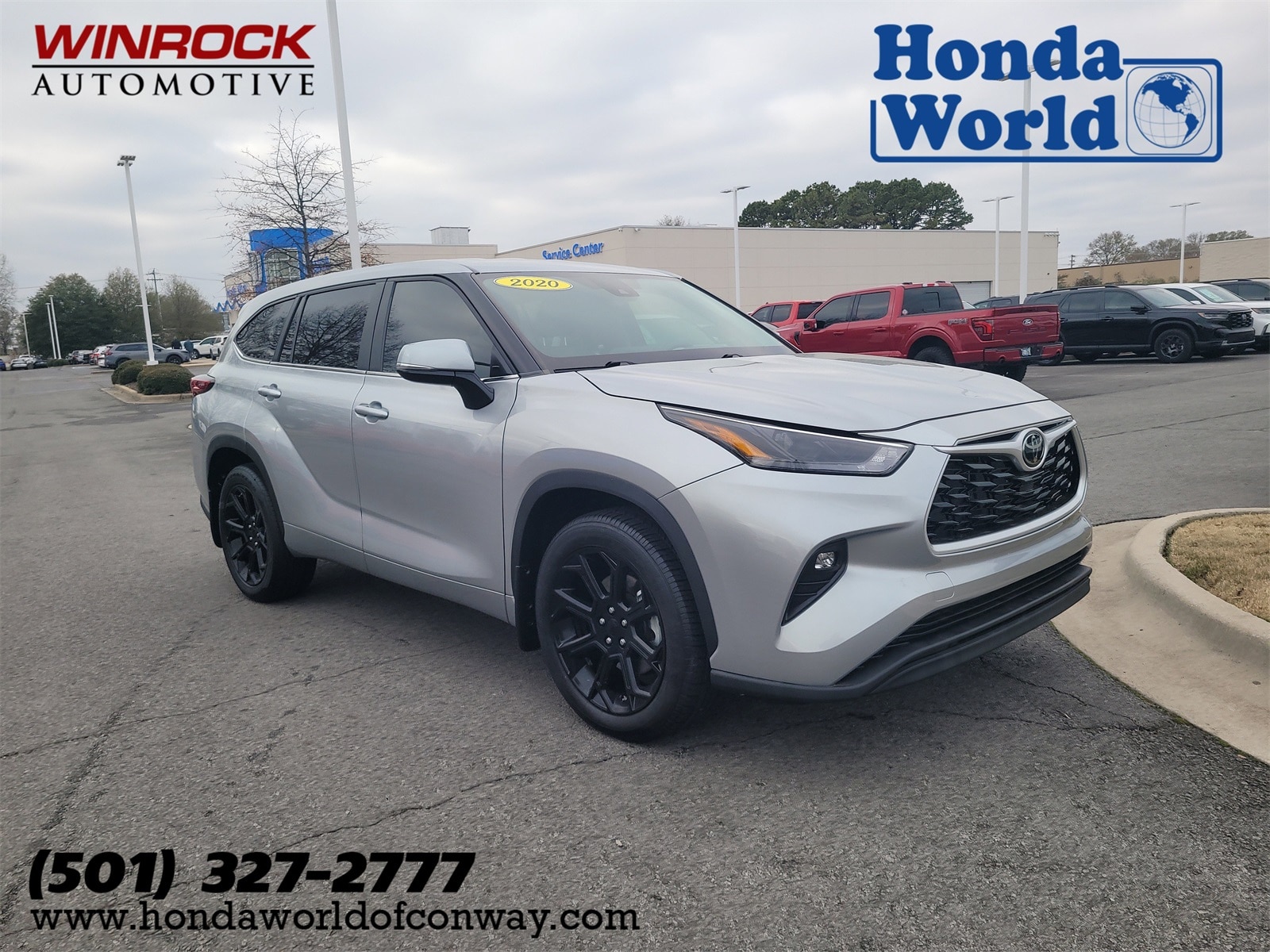2023 Toyota Highlander LE's photo