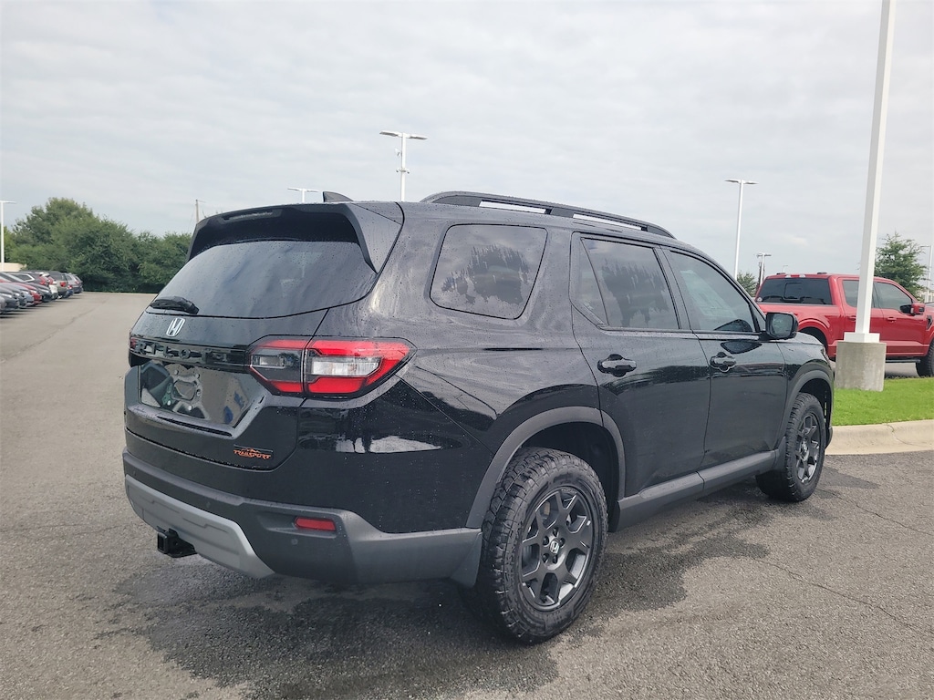 New 2025 Honda Pilot TrailSport SUV