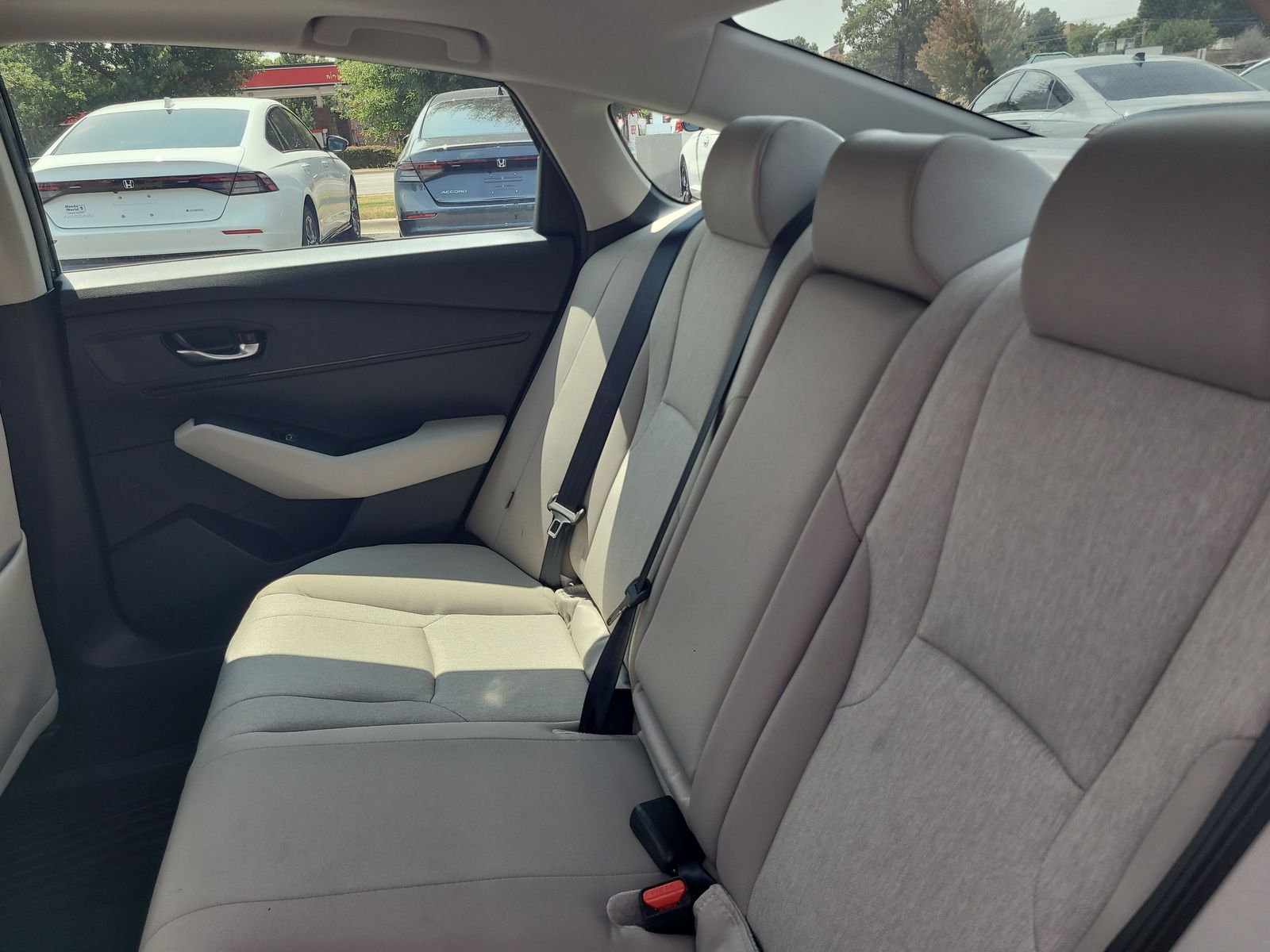 2025 Honda Accord SE - Photo 24