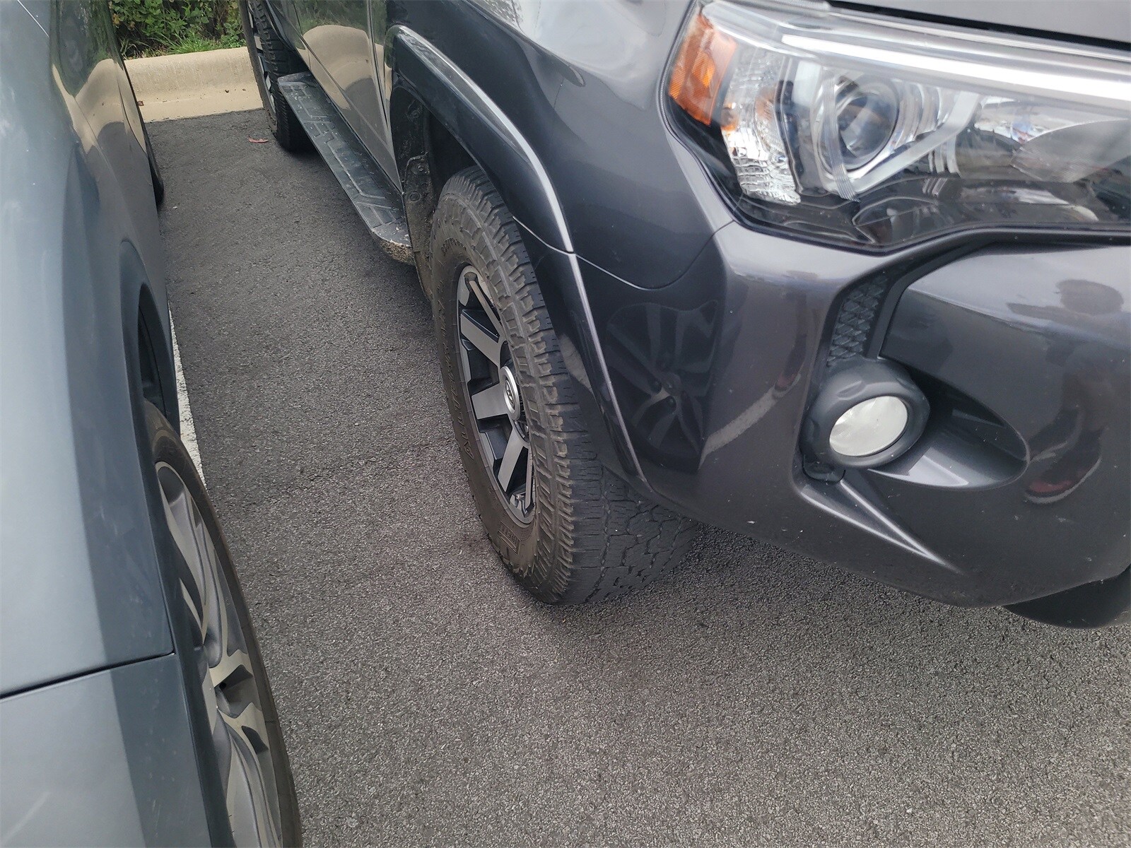 2019 Toyota 4Runner SR5 photo 4