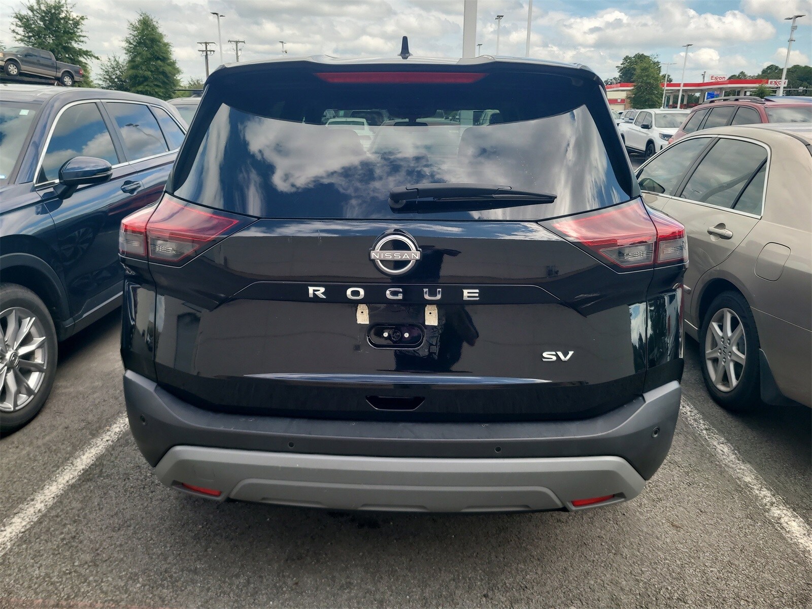 2023 Nissan Rogue SV photo 4