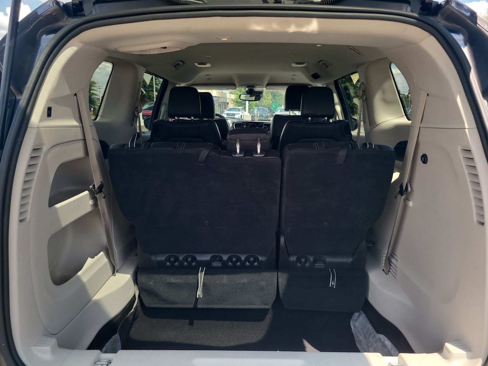 2023 Chrysler Pacifica Touring L - Photo 25