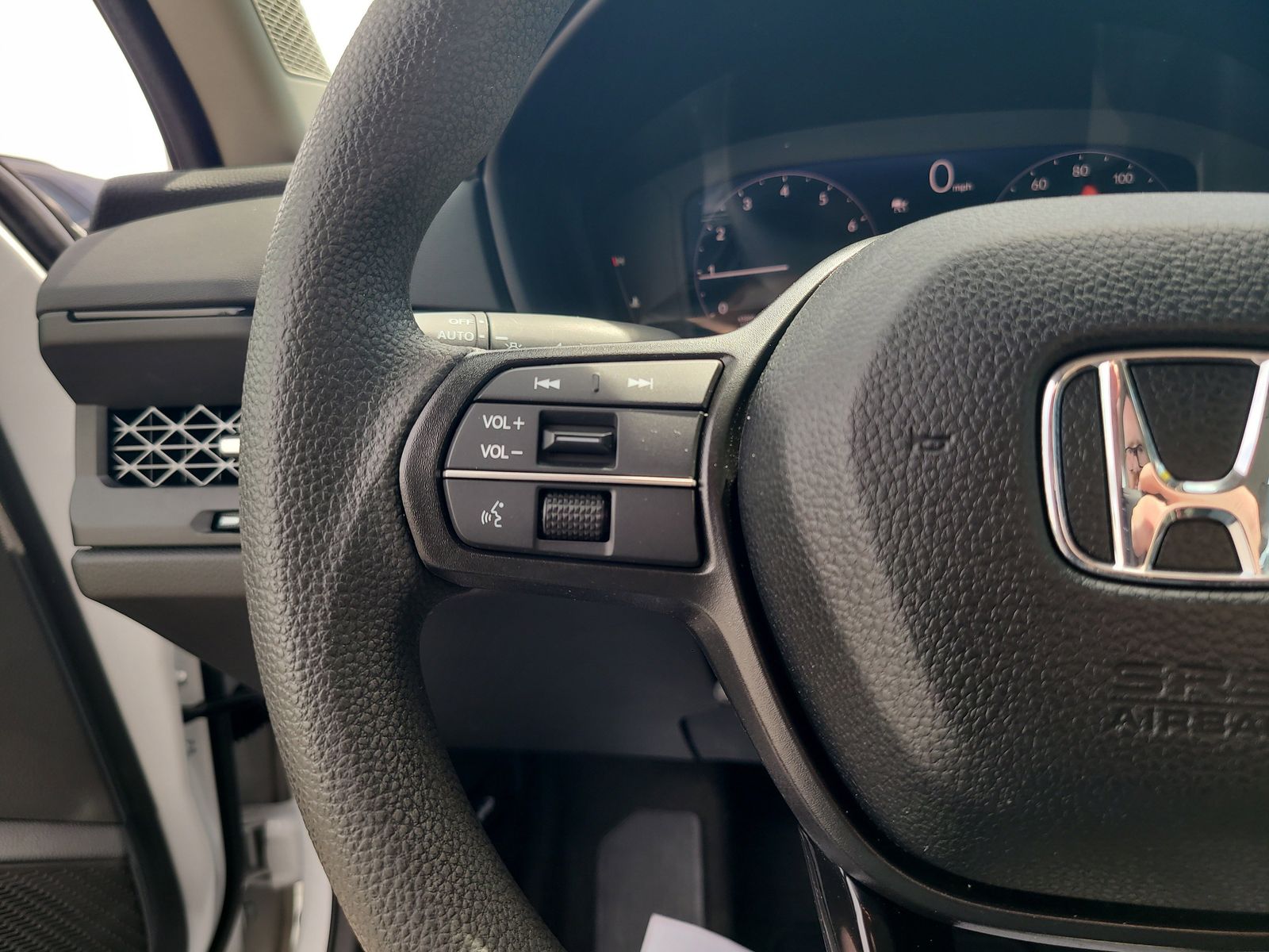2025 Honda Accord SE - Photo 14
