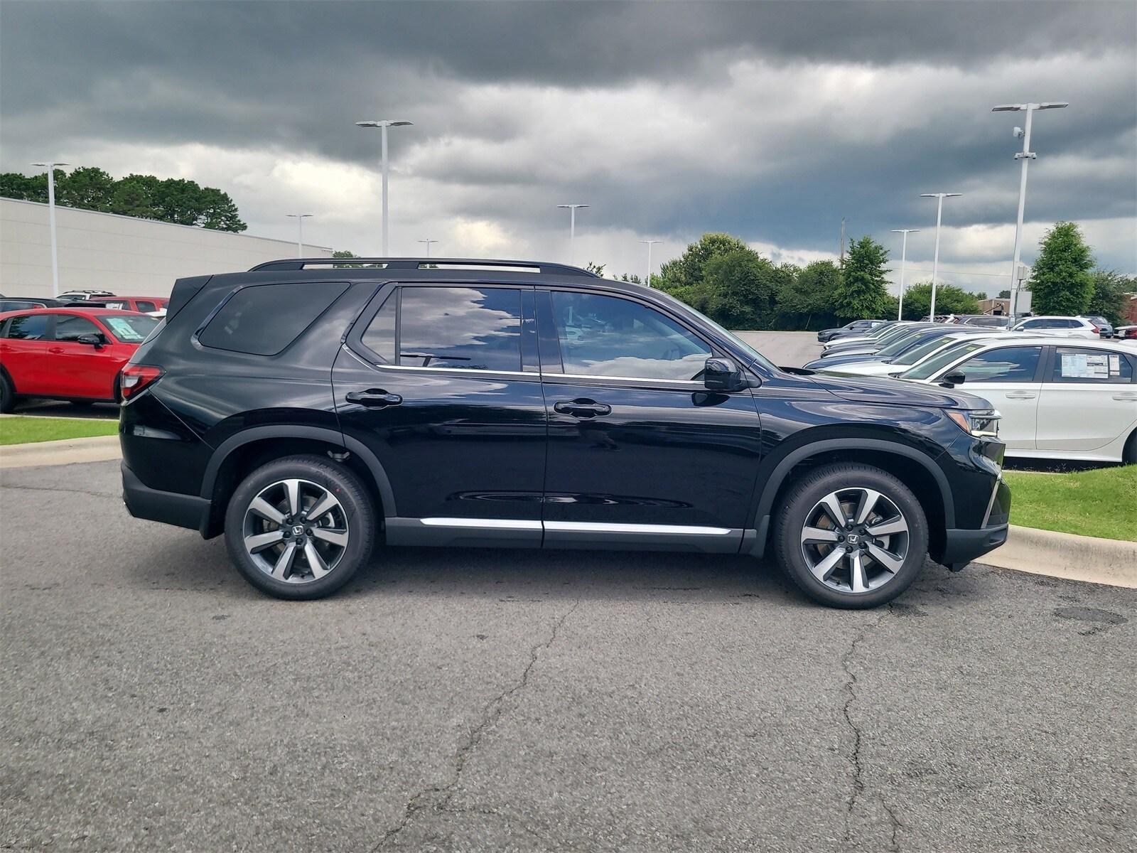 2025 Honda Pilot Elite photo 2