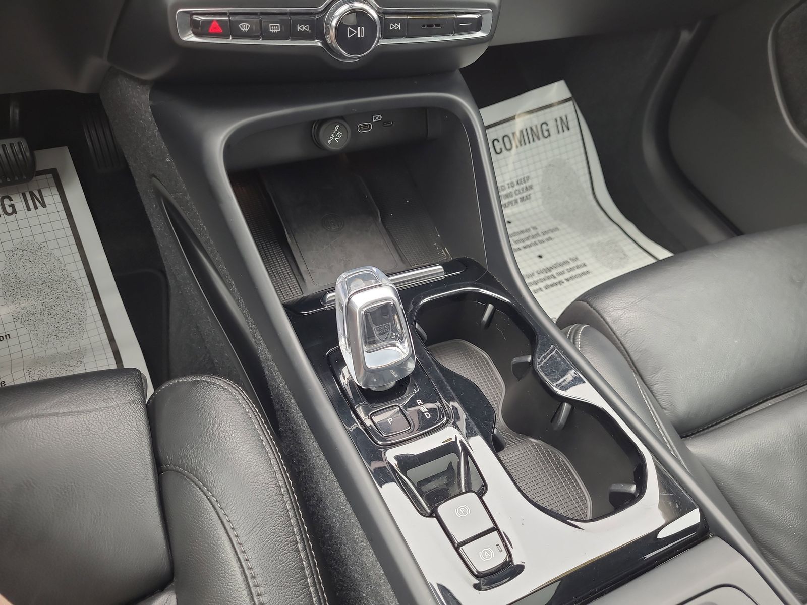 2023 Volvo XC40 Ultimate - Photo 32