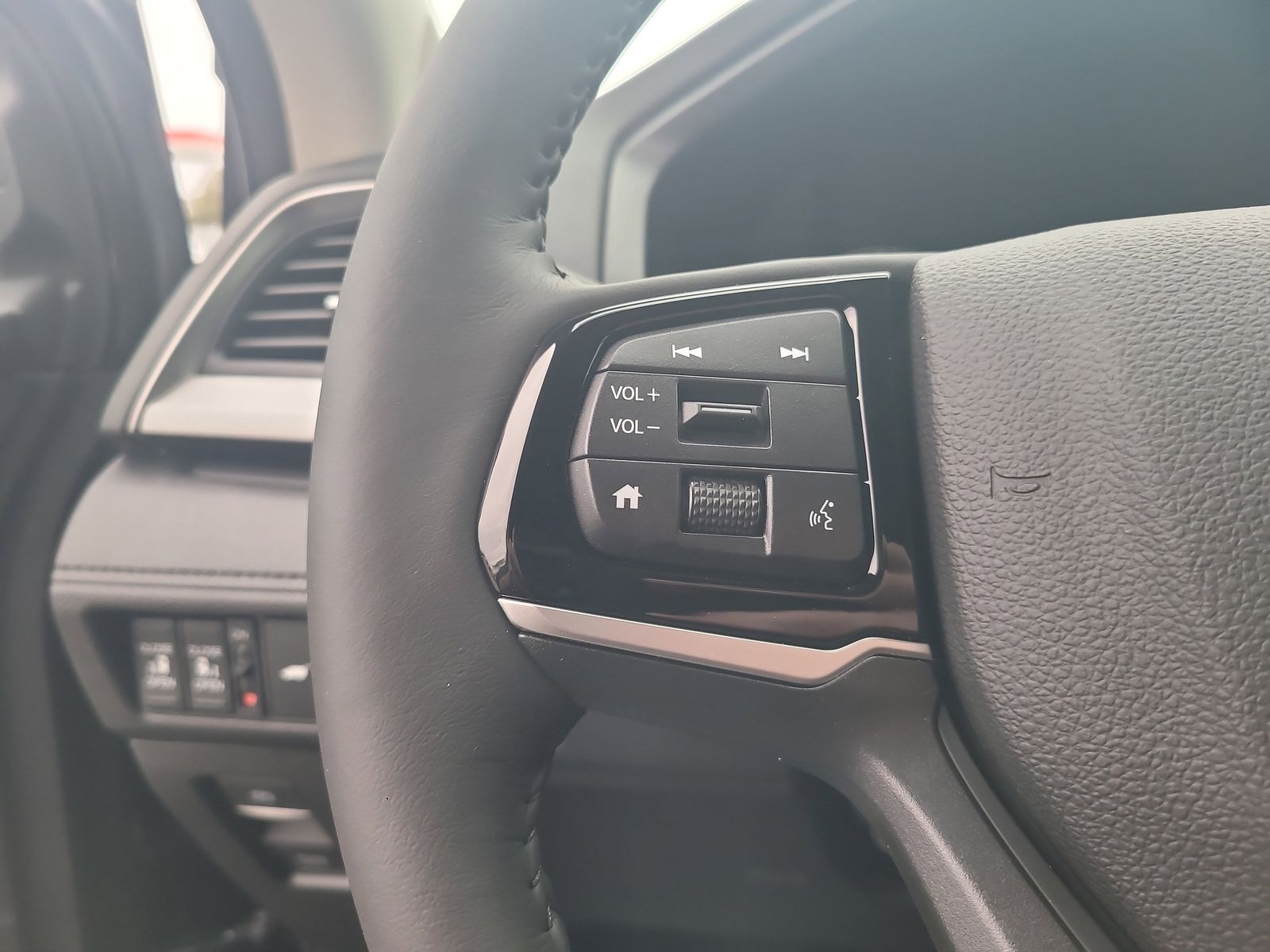 2026 Honda Odyssey EX-L - Photo 12