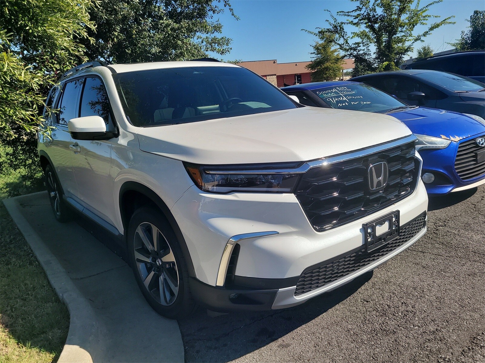 2025 Honda Pilot Touring photo 3
