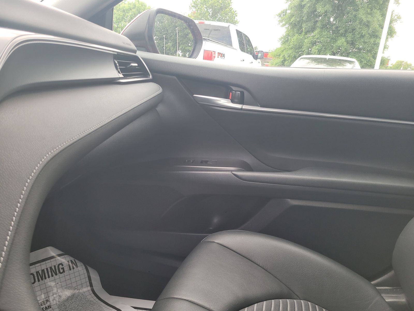 2024 Toyota Camry SE - Photo 27