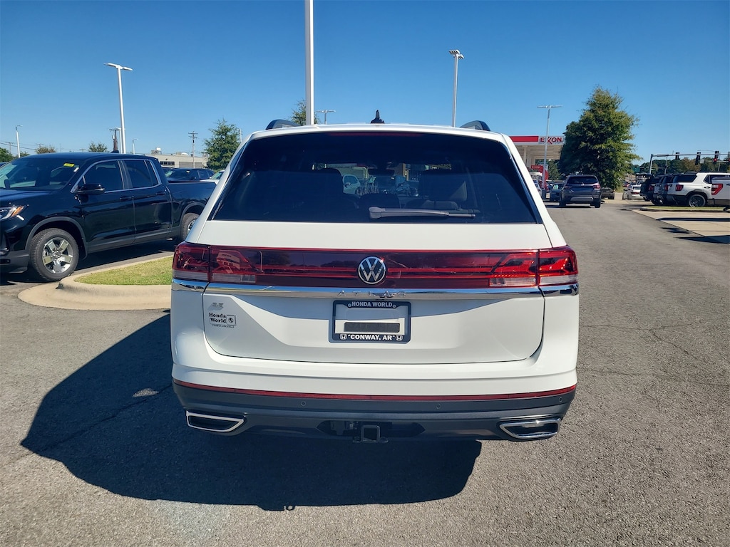Used 2024 Volkswagen Atlas 2.0T SE w/Technology SUV