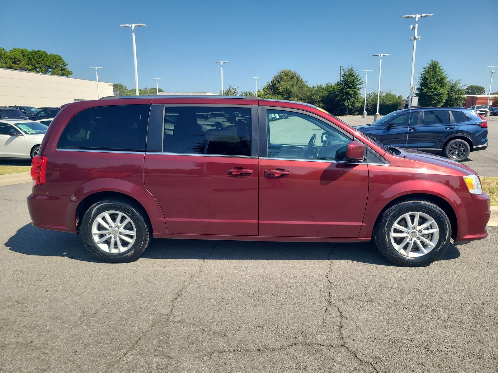 Used 2018 Dodge Grand Caravan SXT with VIN 2C4RDGCG6JR206590 for sale in Conway, AR