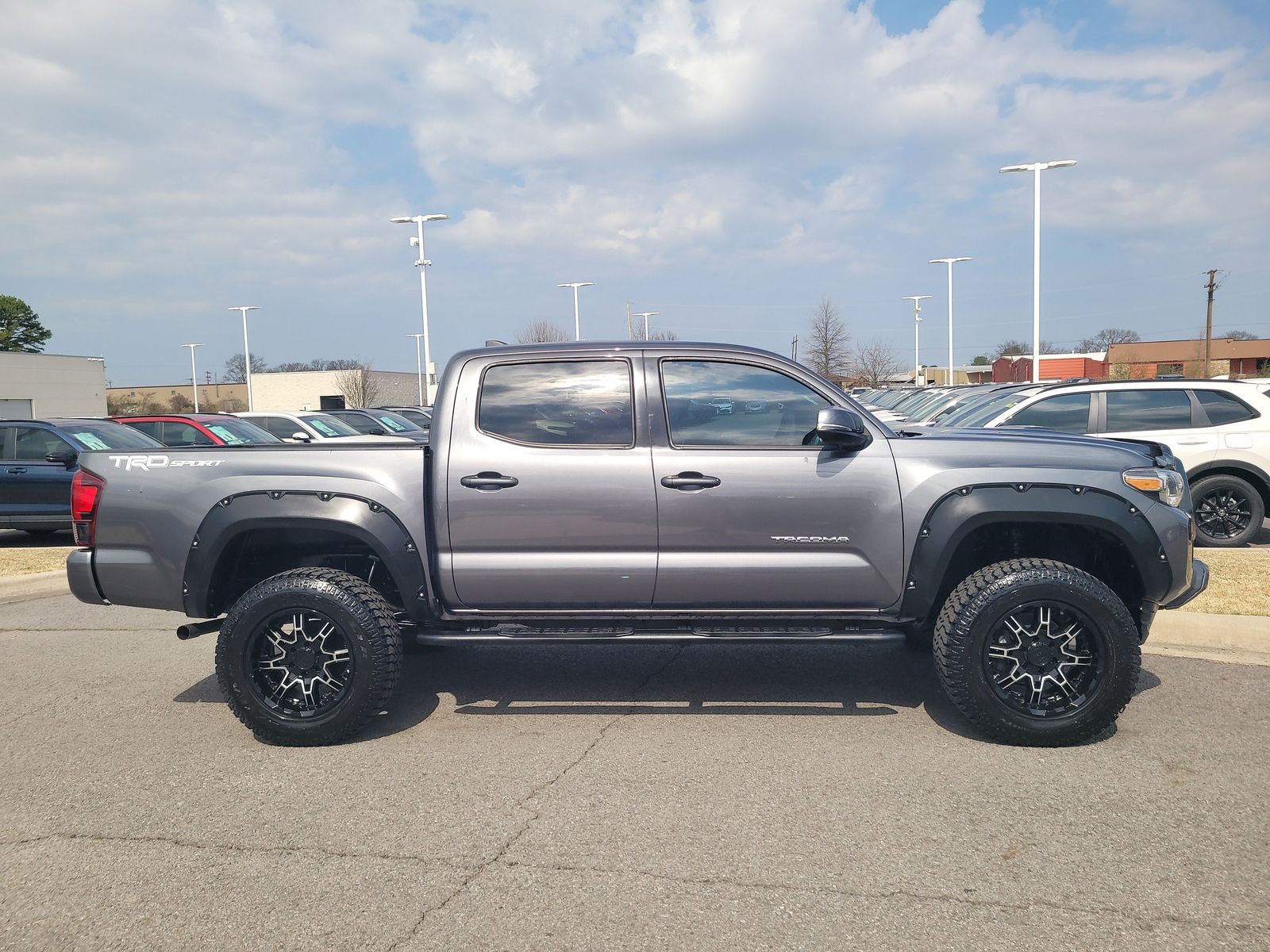 Used 2019 Toyota Tacoma SR5 with VIN 5TFAZ5CN4KX085952 for sale in Little Rock