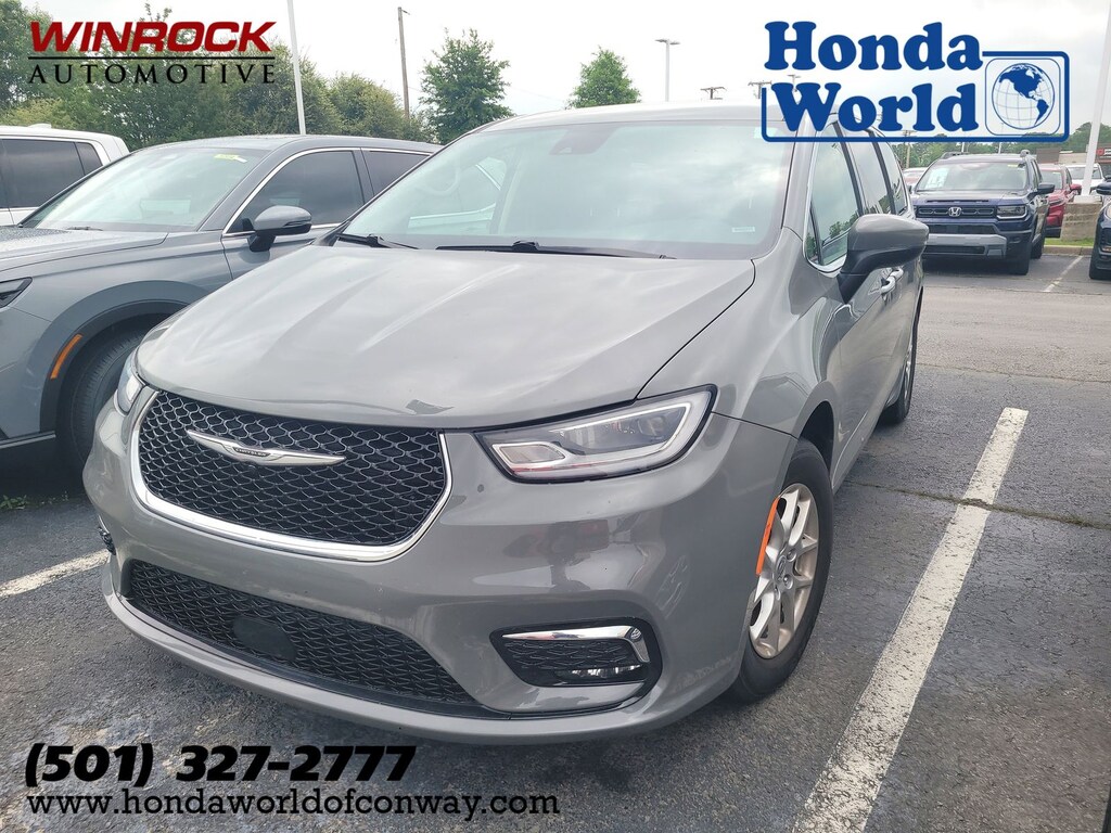Used 2023 Chrysler Pacifica Touring L Van Passenger Van