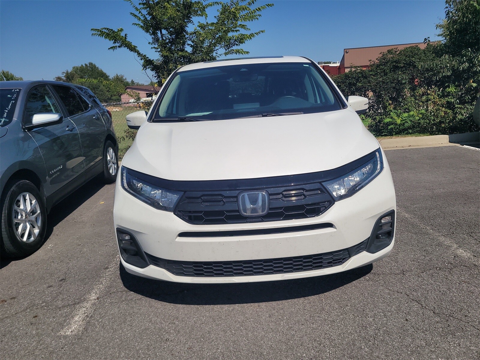 2025 Honda Odyssey Touring photo 2