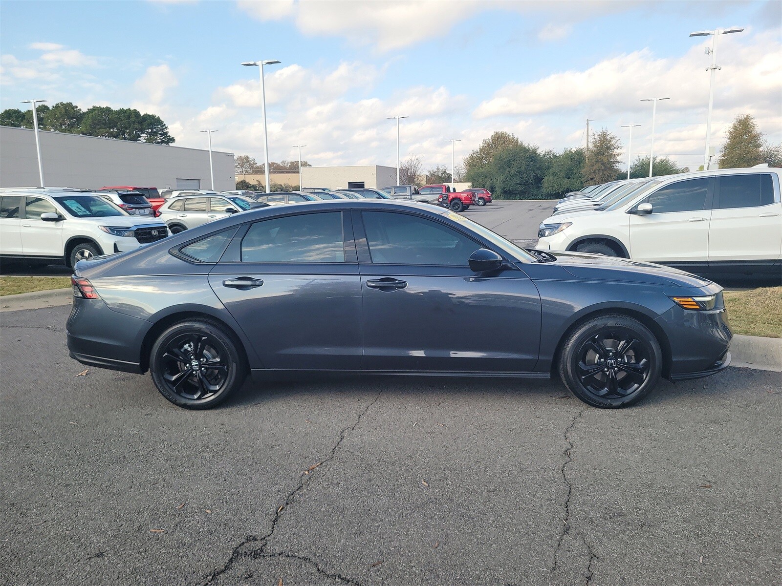 2025 Honda Accord SE photo 2