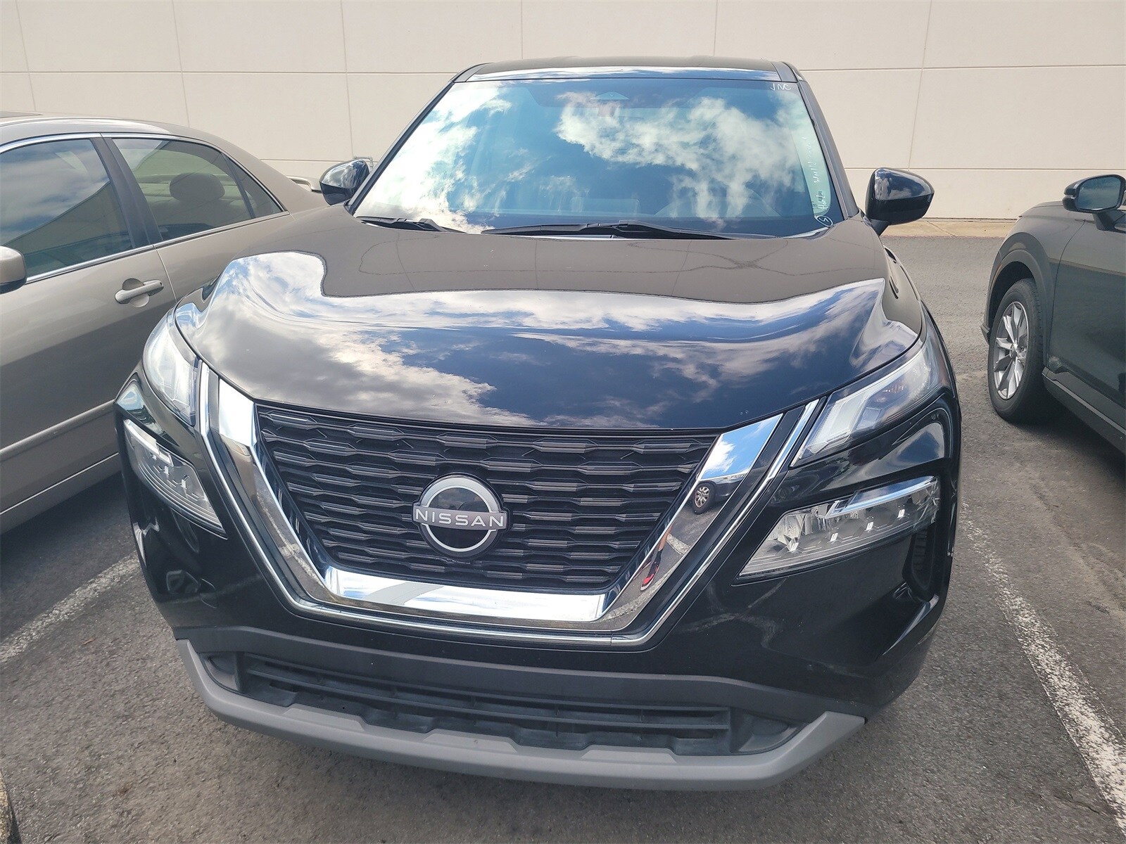 2023 Nissan Rogue SV photo 2