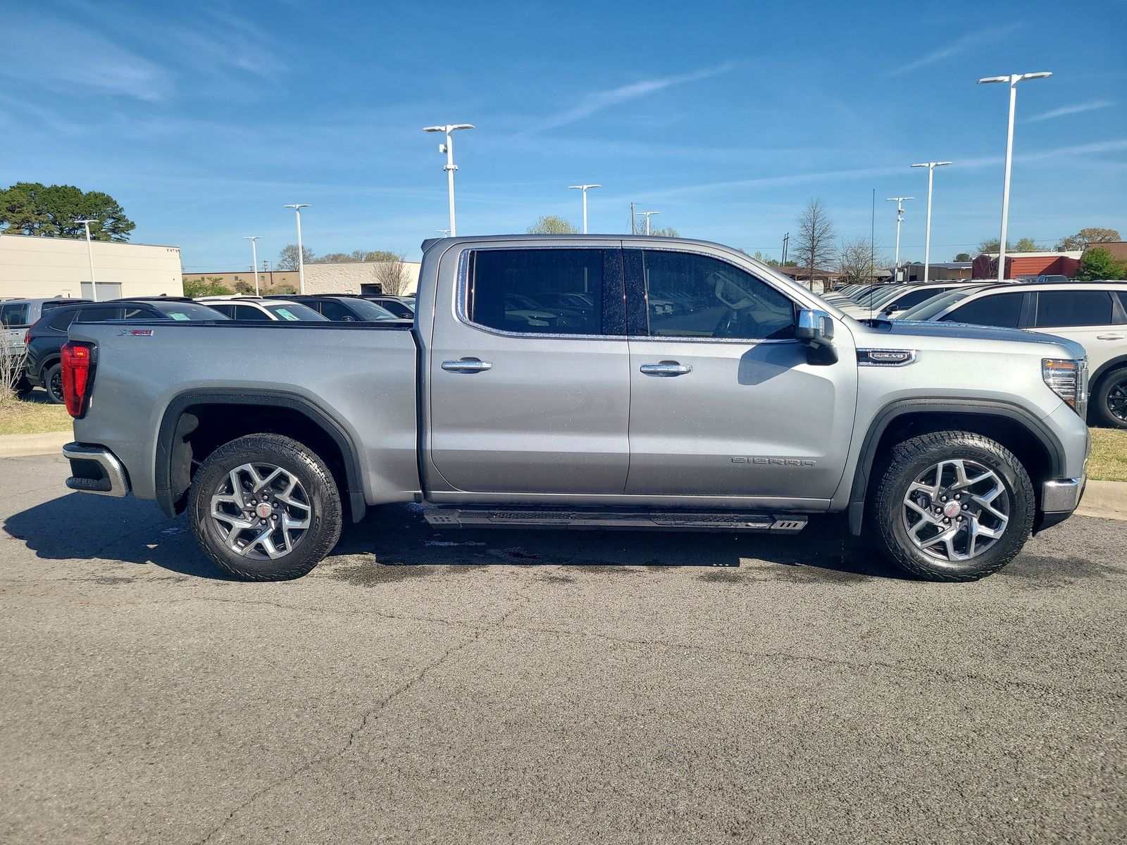 Used 2023 GMC Sierra 1500 SLT with VIN 3GTUUDED3PG255014 for sale in Little Rock
