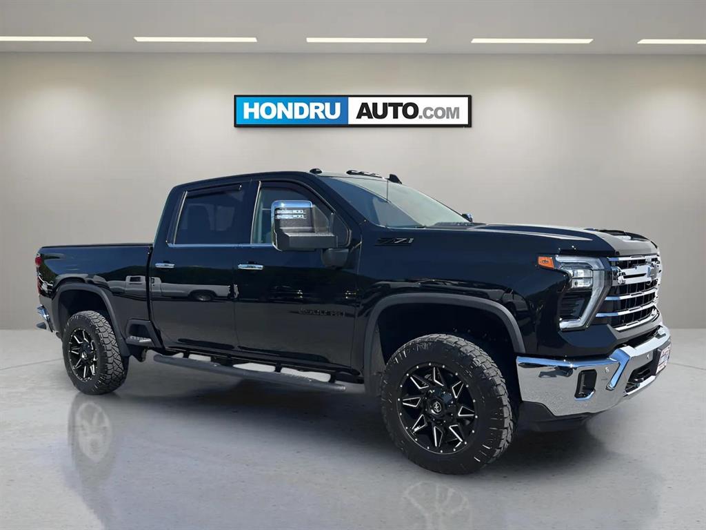 2024 Chevrolet Silverado 2500HD LTZ photo 2